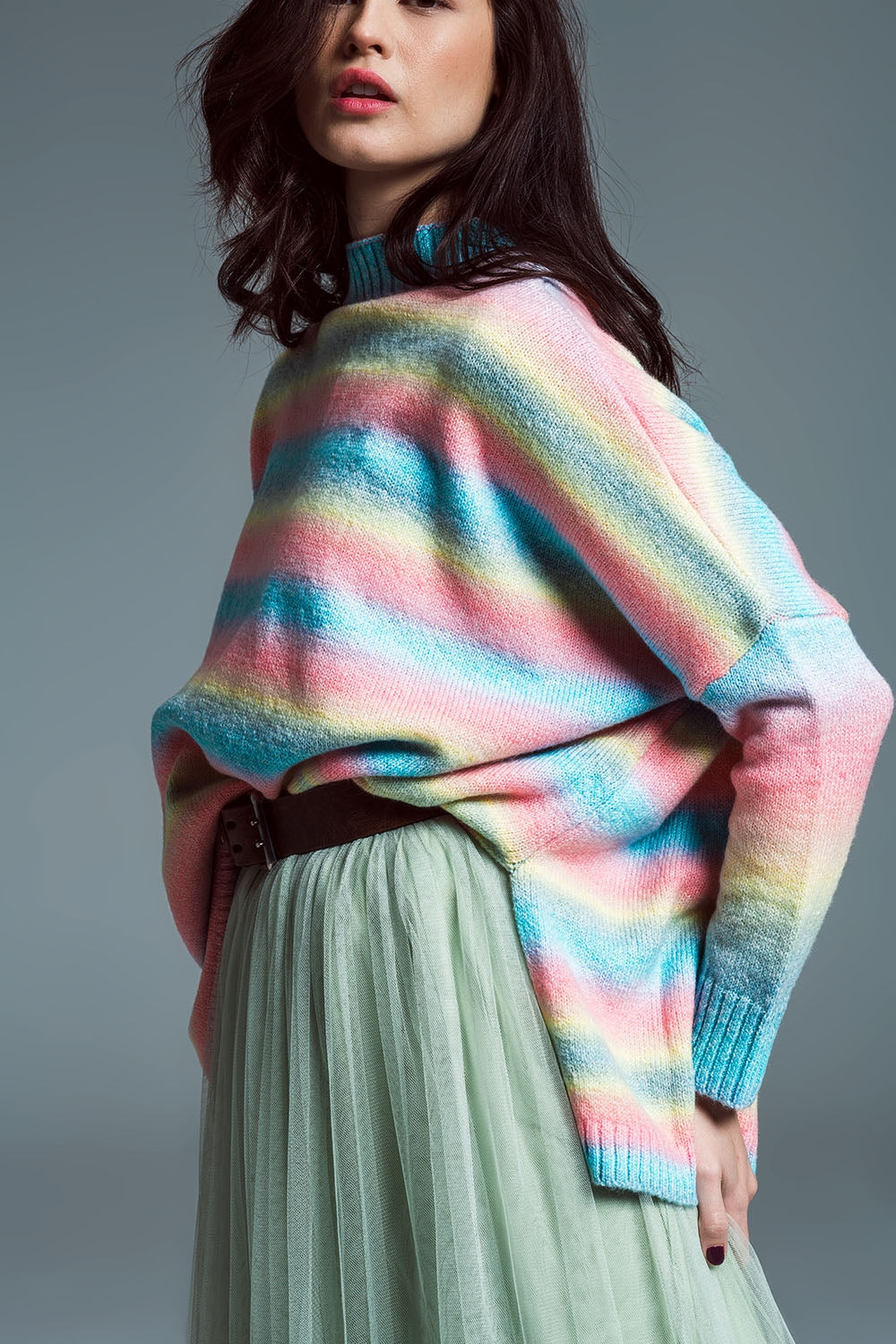 Pull oversize multicolore à encolure haute et fentes latérales