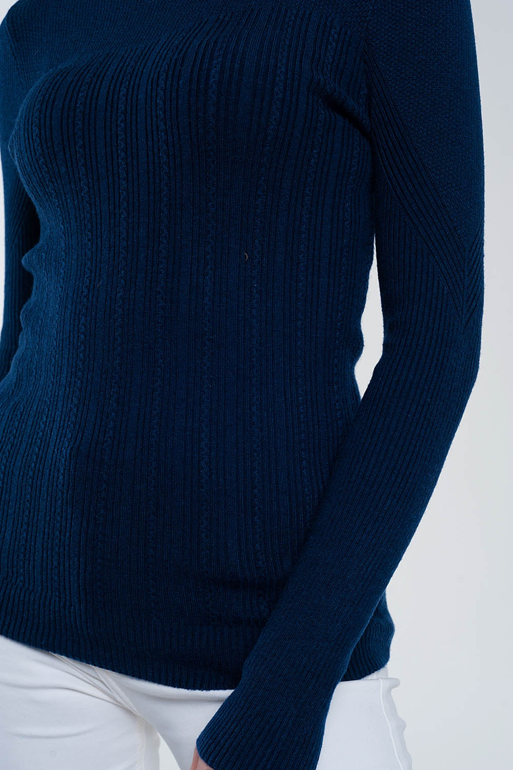 Pull ras de cou côtelé marine