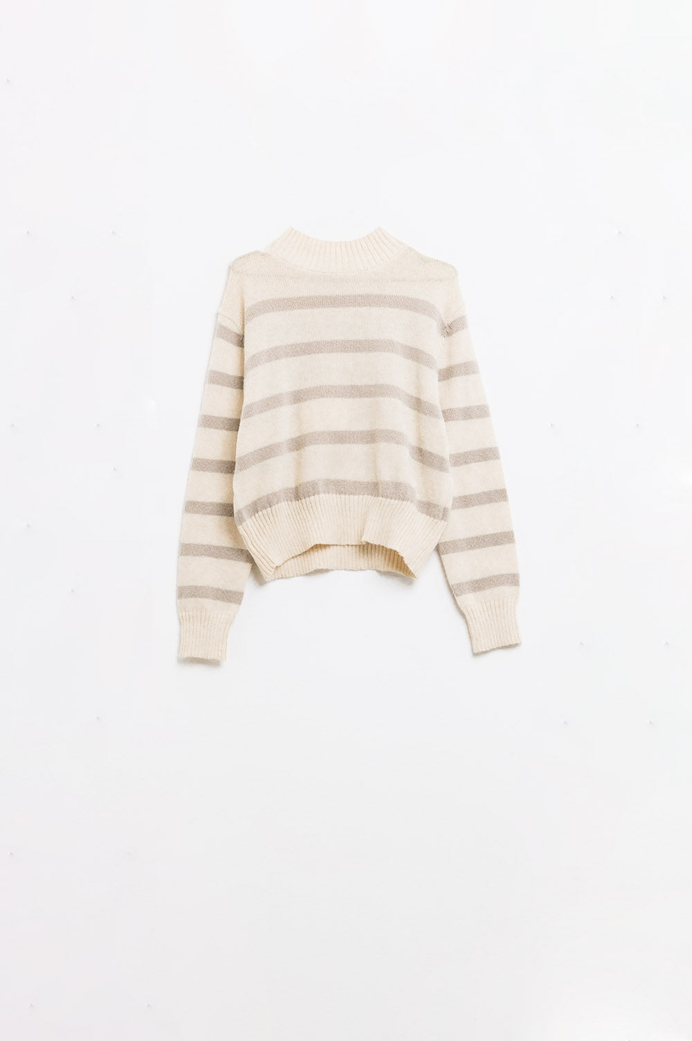 Q2 Pull rayé à col montant beige et crème