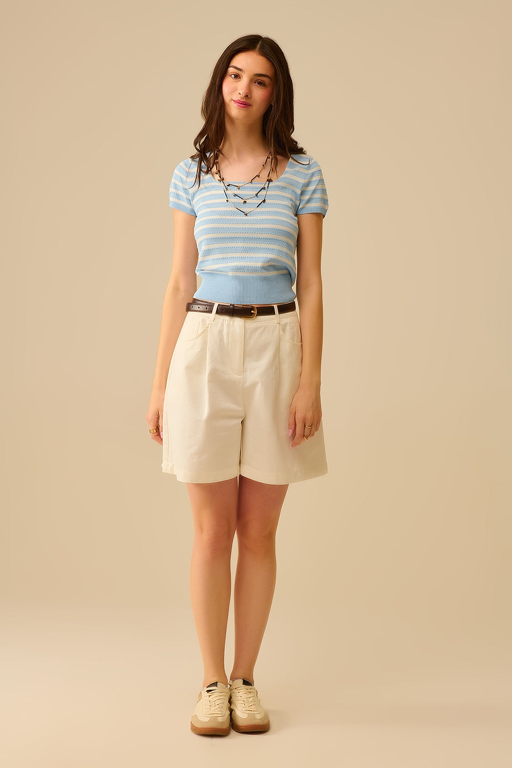 Pull rayé à encolure carrée bleu ciel et blanc