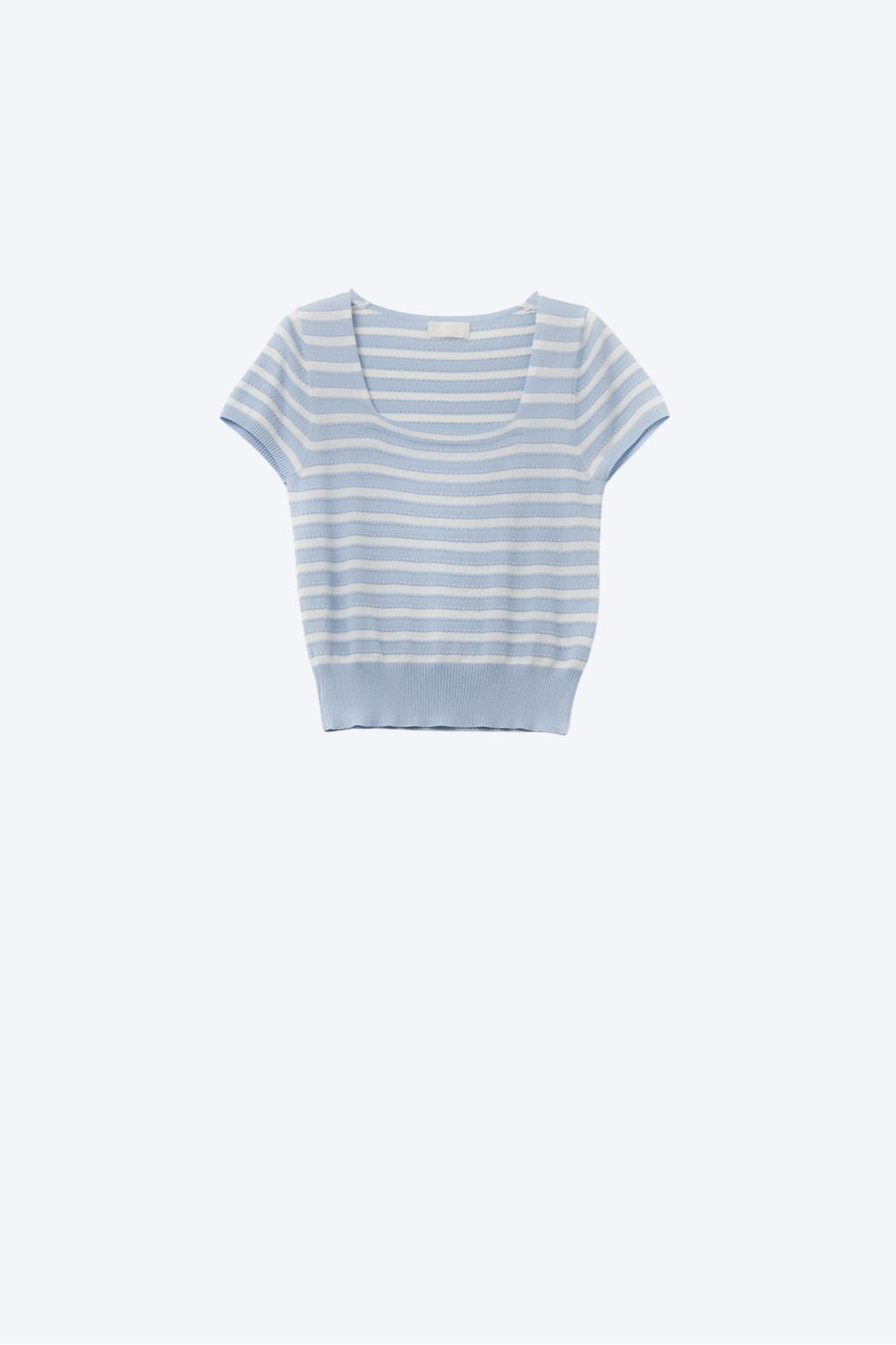 Pull rayé à encolure carrée bleu ciel et blanc
