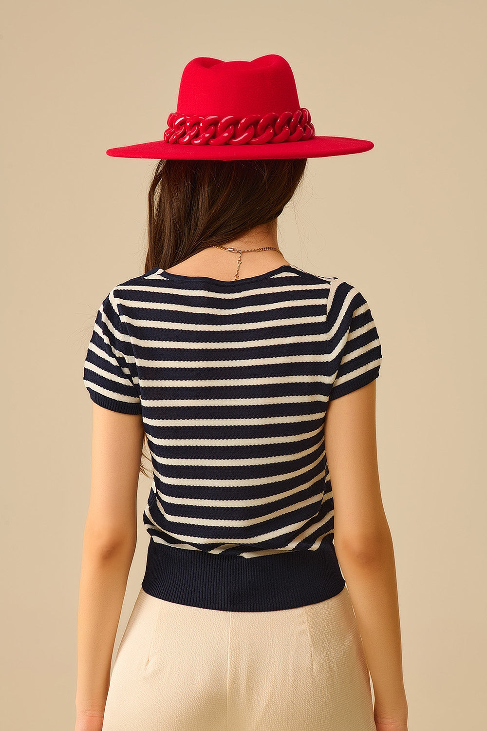 Pull rayé à encolure carrée marine et blanc