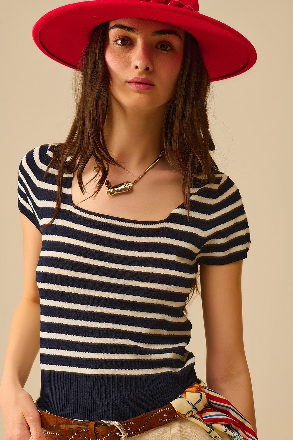 Pull rayé à encolure carrée marine et blanc