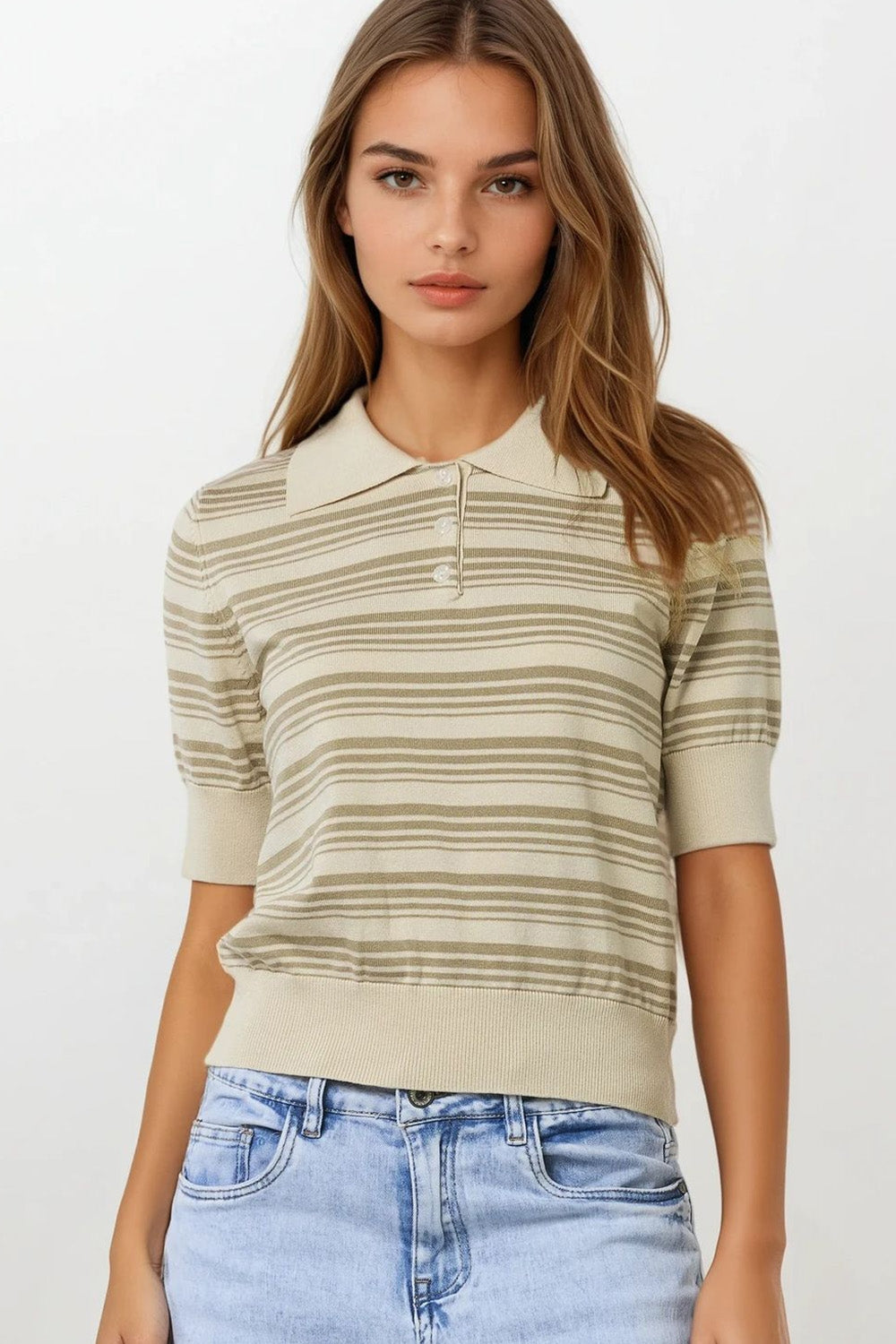 Q2 Pull rayé beige et camel à col polo