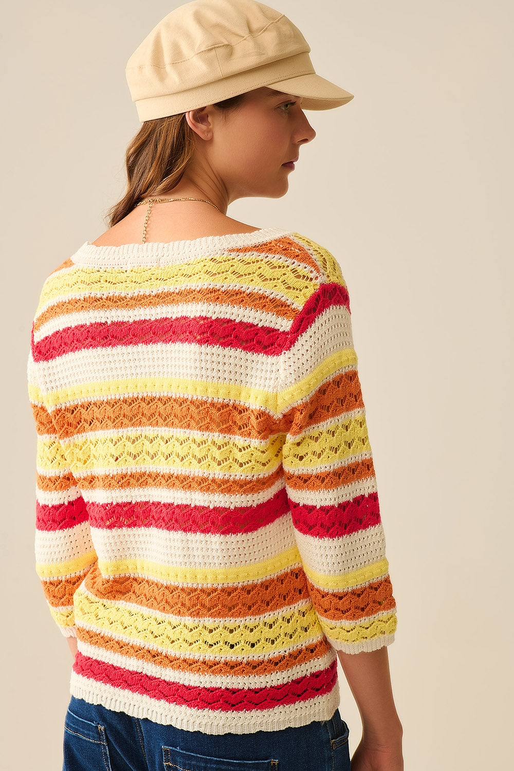 Pull rayé d'été en tricot dans des tons chauds