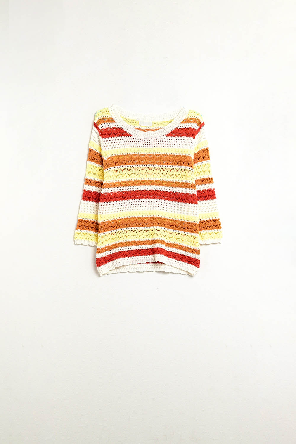 Pull rayé d'été en tricot dans des tons chauds