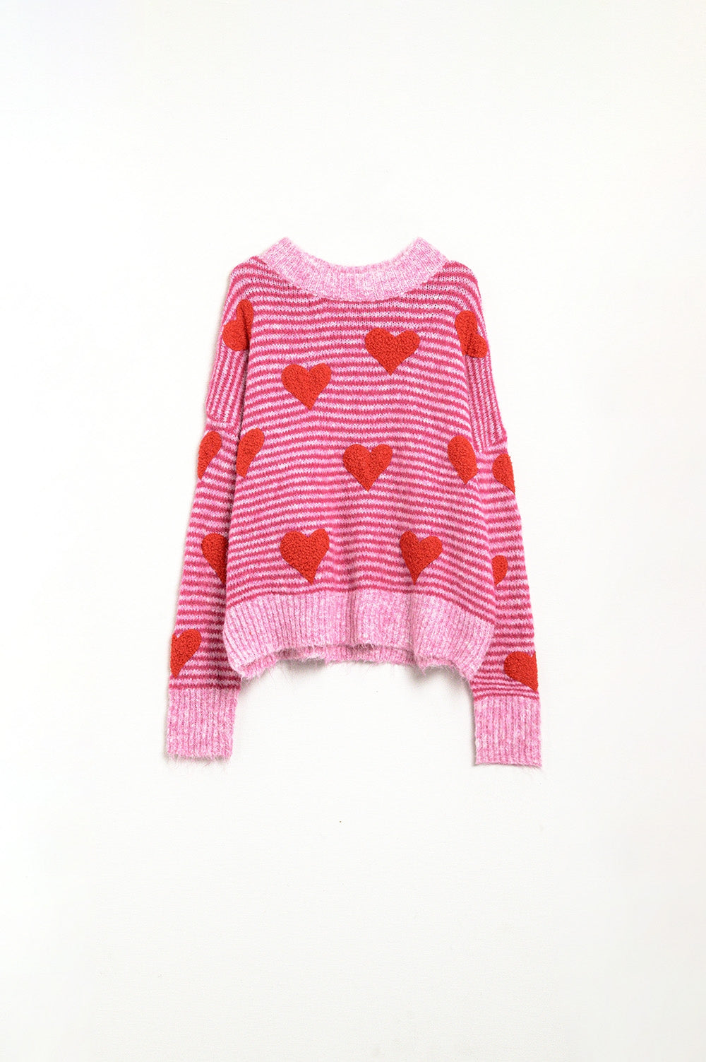 Pull rayé rose avec des coeurs de couleur rouge