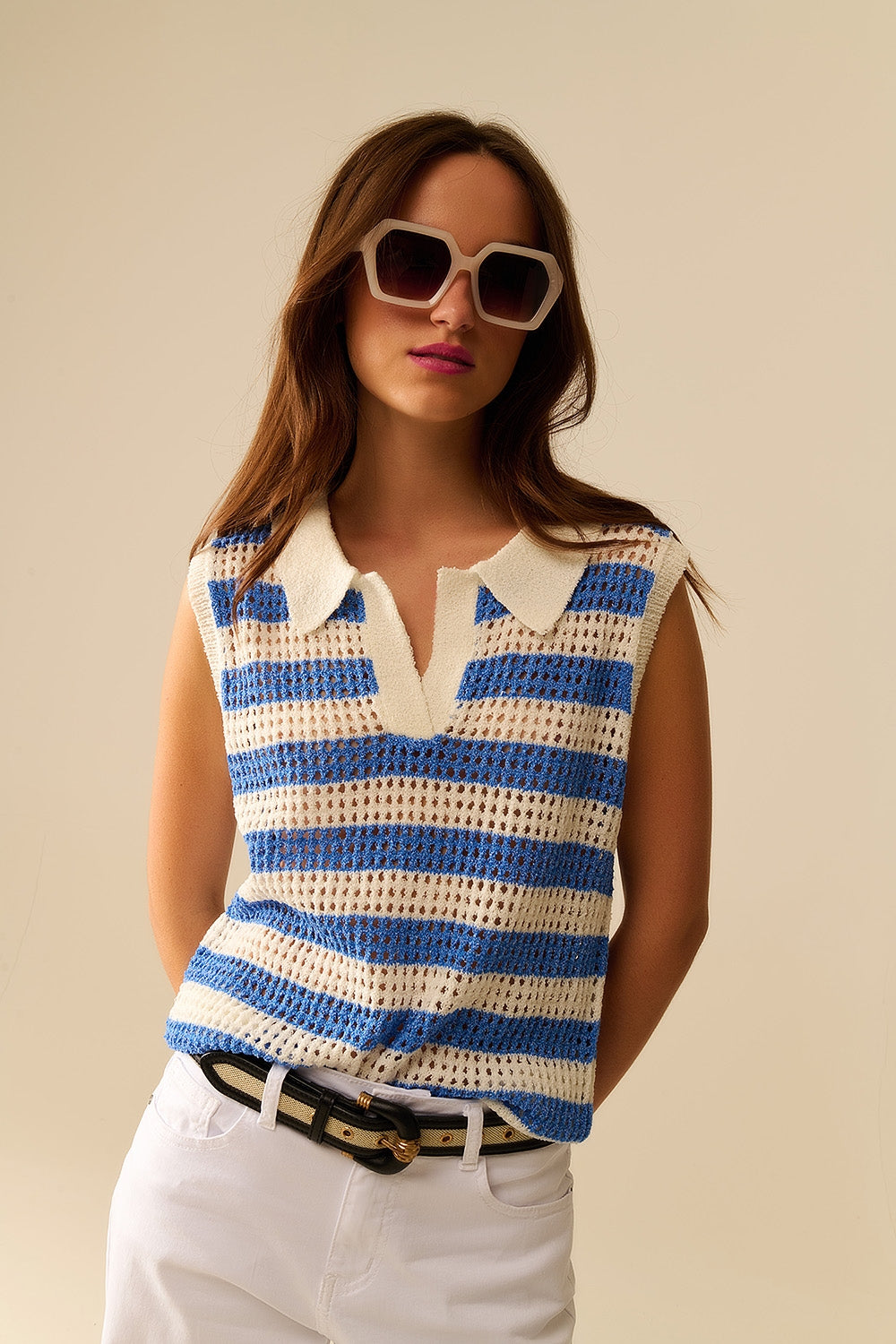 pull sans manches à rayures en maille ajourée