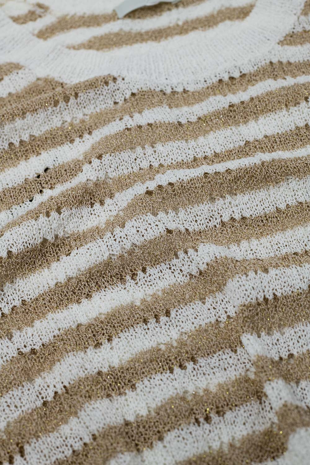 Pull sans manches à rayures en tricot ouvert en brun et blanc