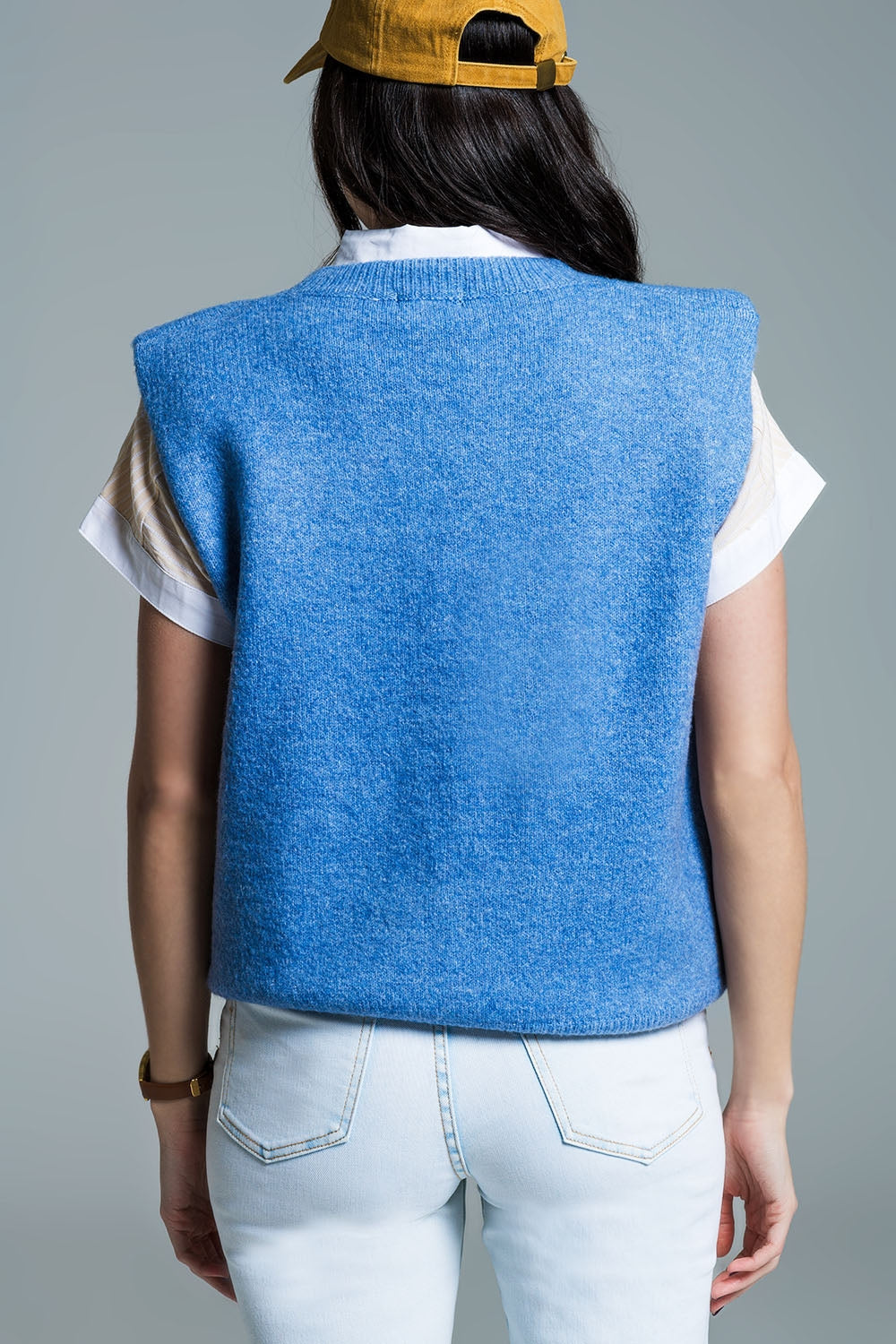 Pull sans manches bleu avec cœurs en paillettes argentées