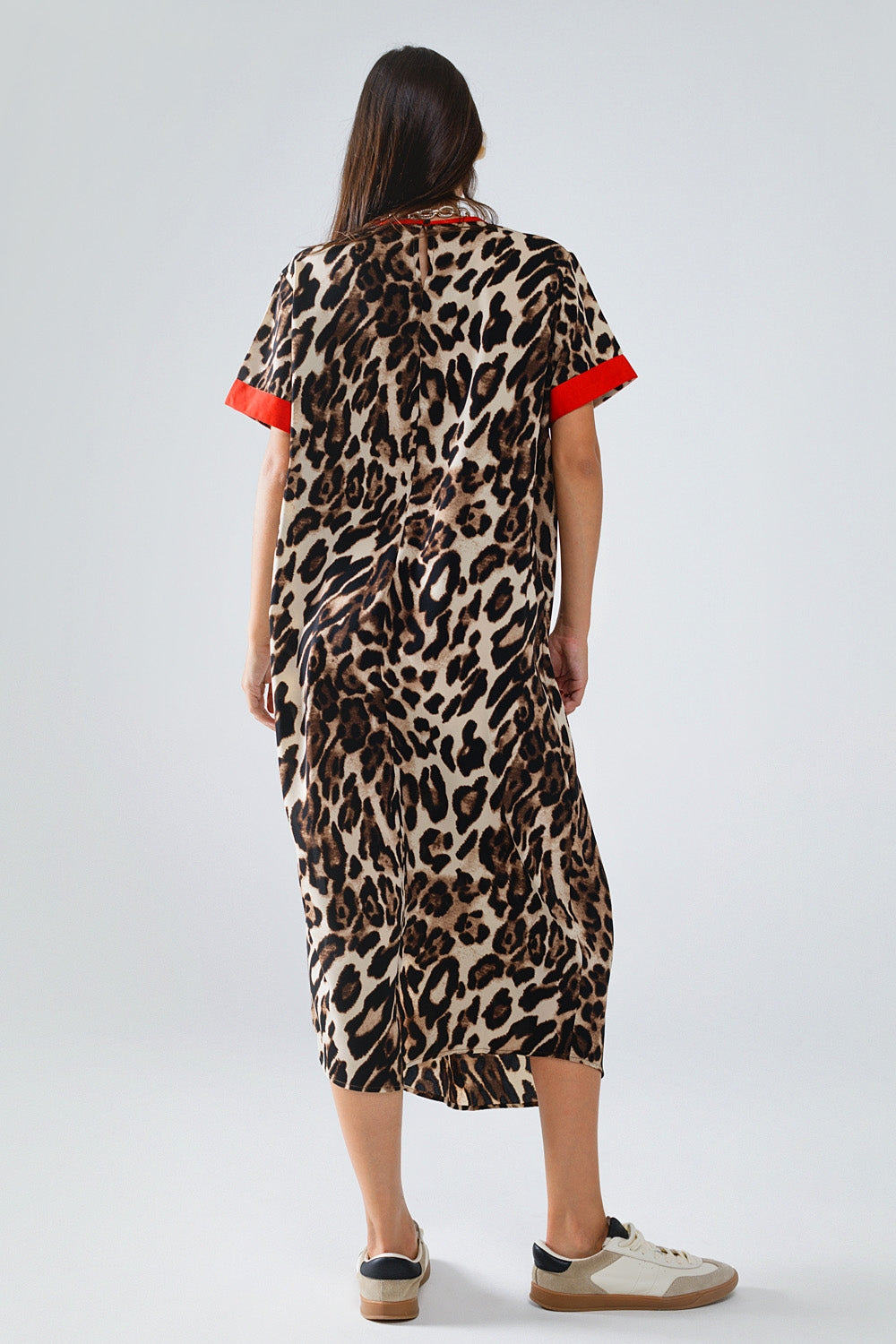 Robe à imprimé léopard avec détails noués sur le devant