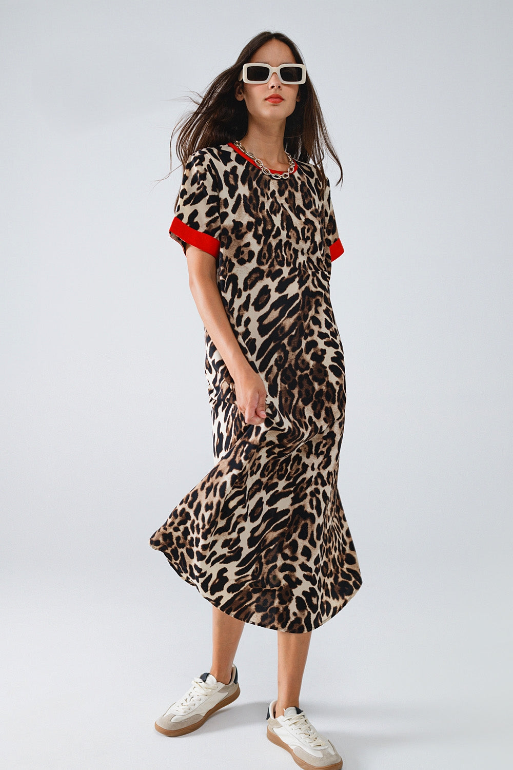Robe à imprimé léopard avec détails noués sur le devant