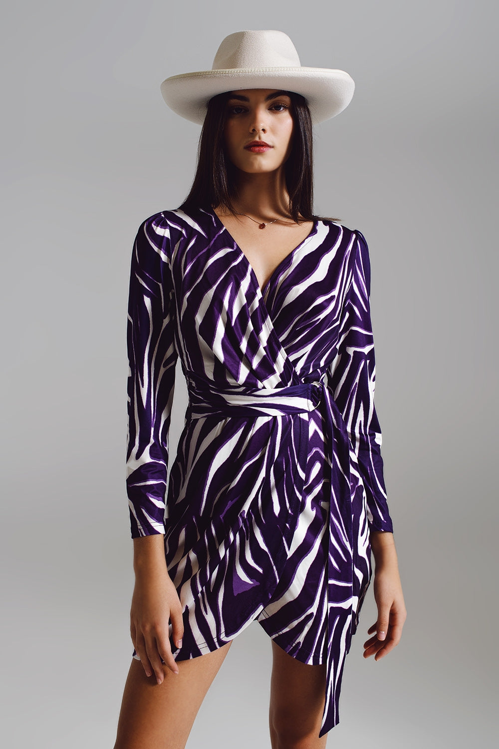 Robe à manches longues avec ceinture en imprimé zèbre crème et violet