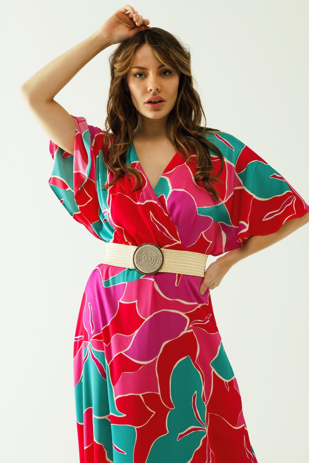 Robe ample à manches courtes avec motifs floraux