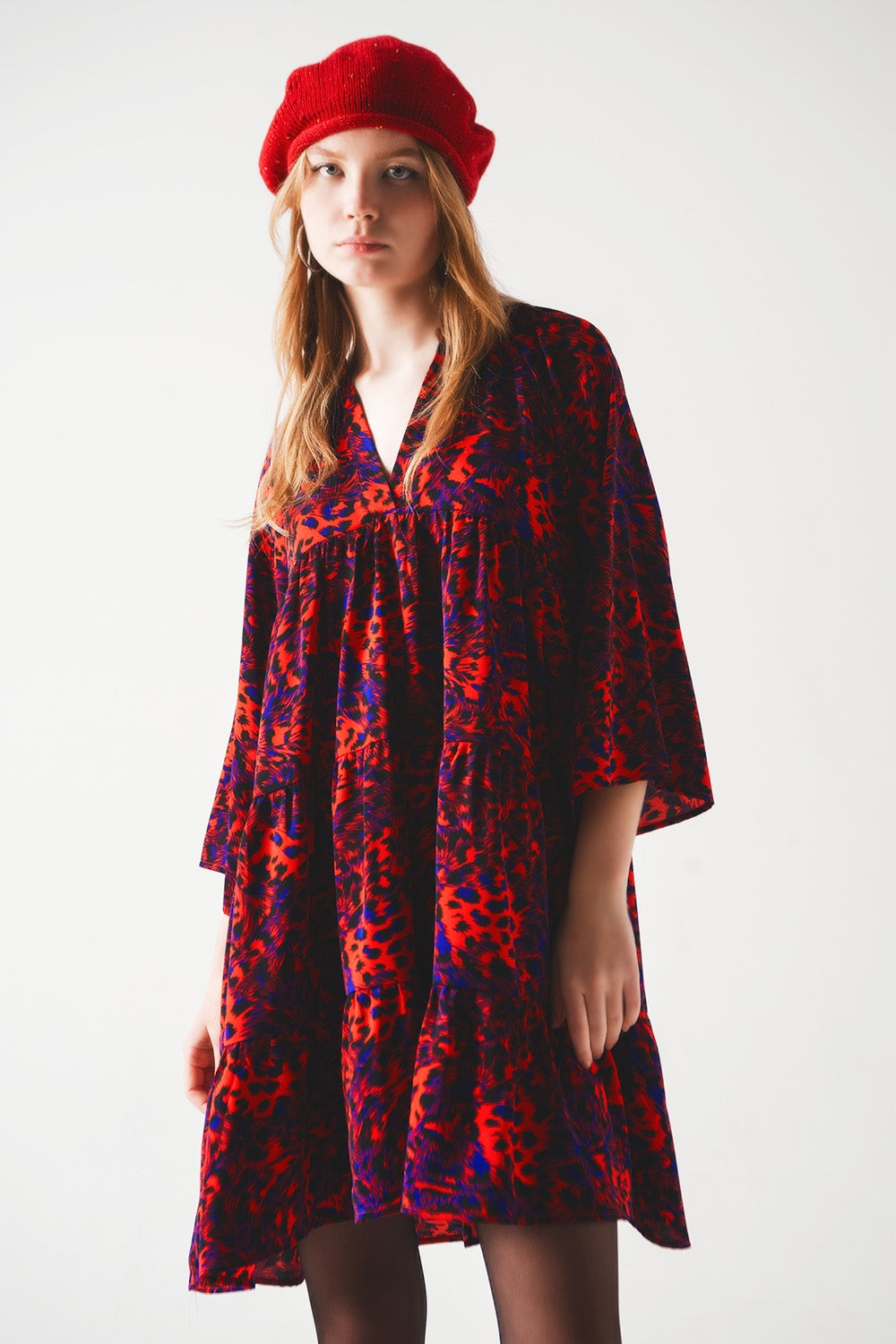 Robe babydoll rouge courte à volants étagés et imprimé animal