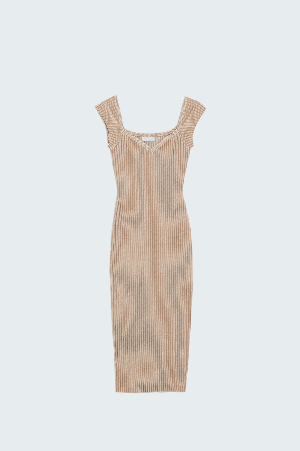Q2 Robe beige midi moulante en grosse maille côtelée avec manches courtes