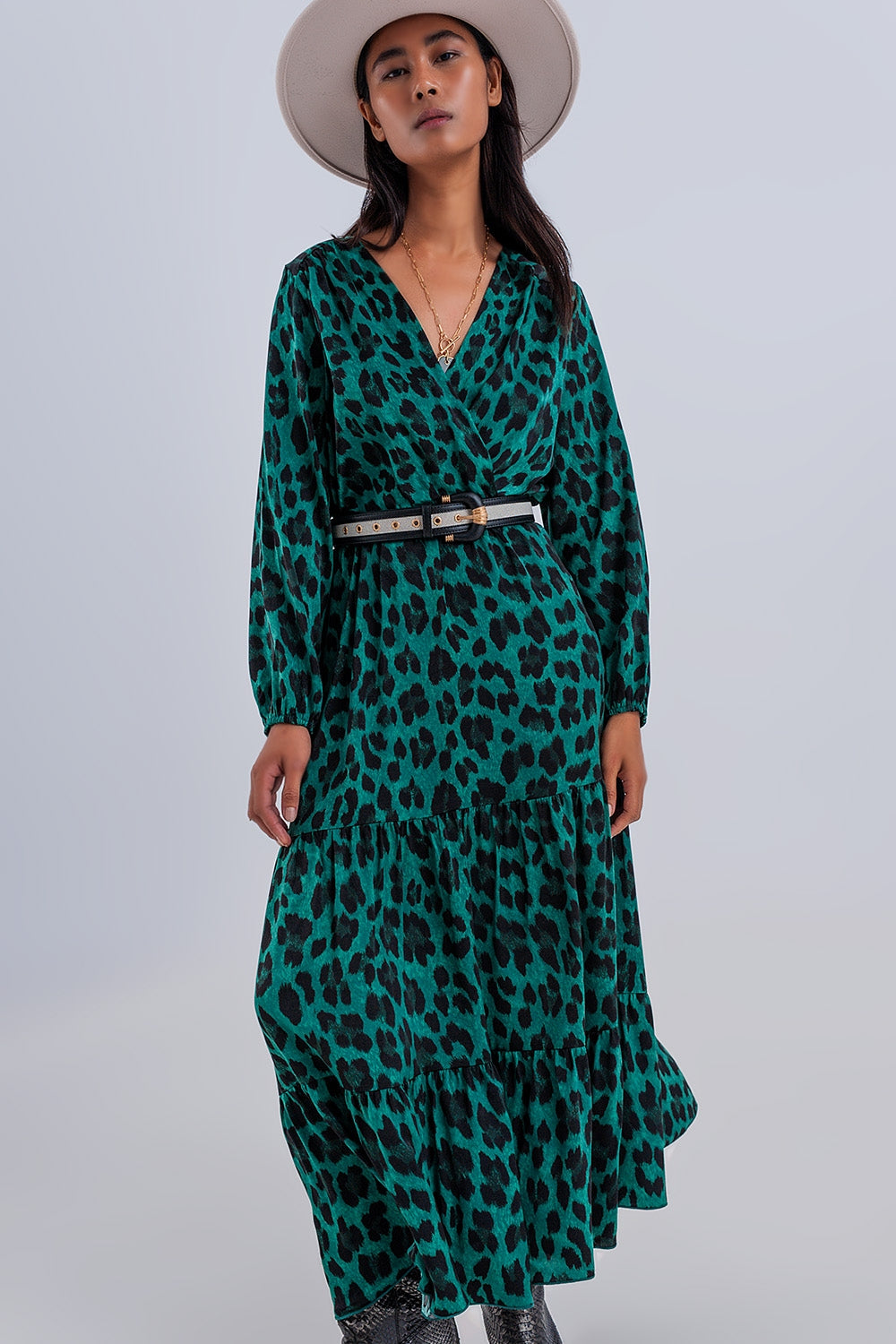 Robe cache cœur longue avec manches longues et volants étagés verte
