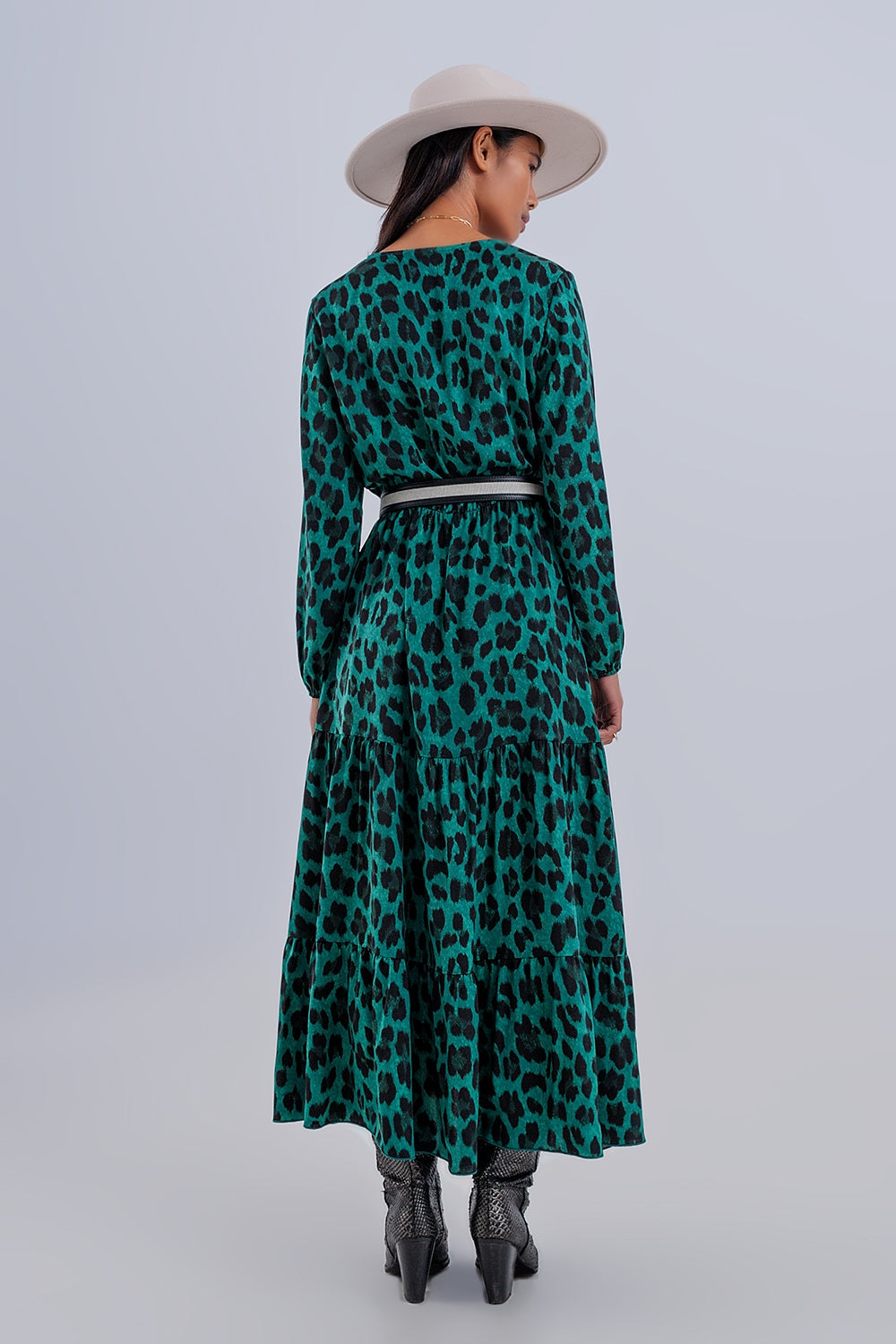 Robe cache cœur longue avec manches longues et volants étagés verte