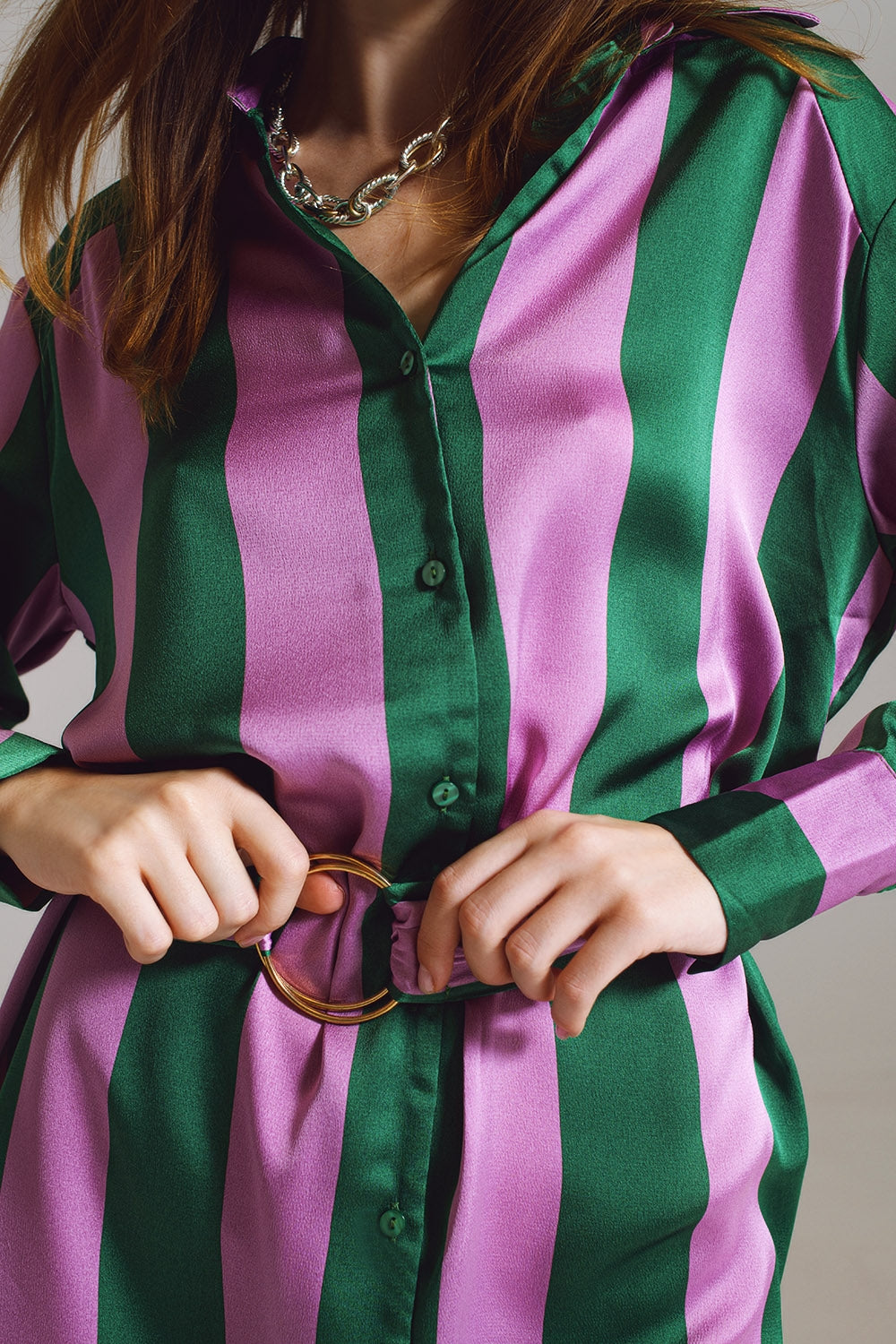 Robe chemise courte à rayures lilas et vertes