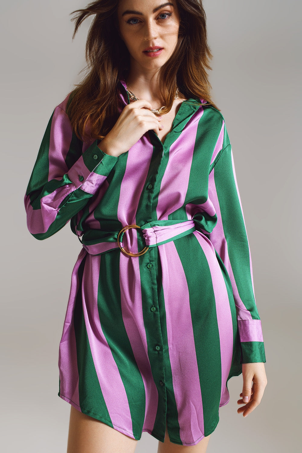 Robe chemise courte à rayures lilas et vertes