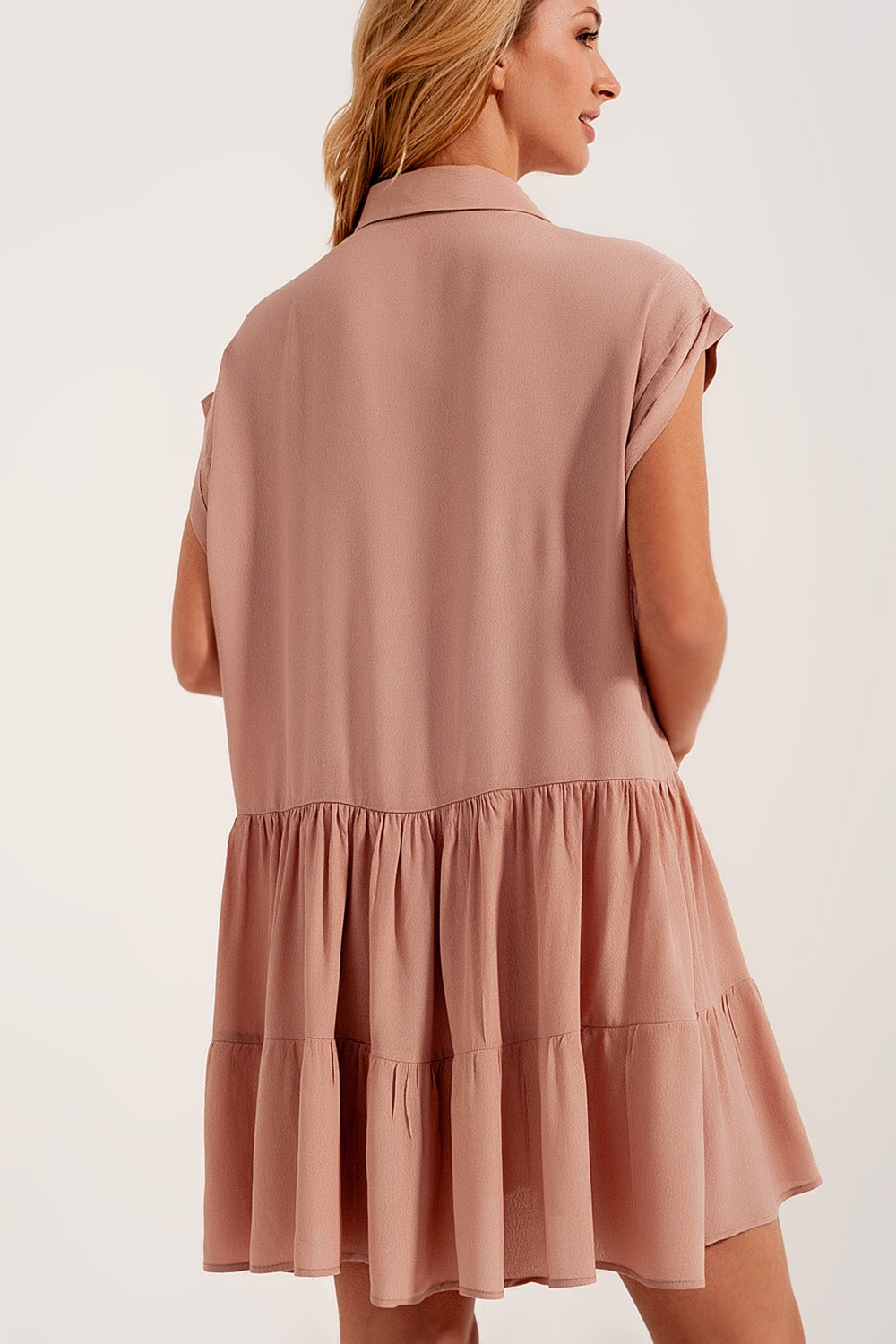 Robe chemise courte à volants rose clair