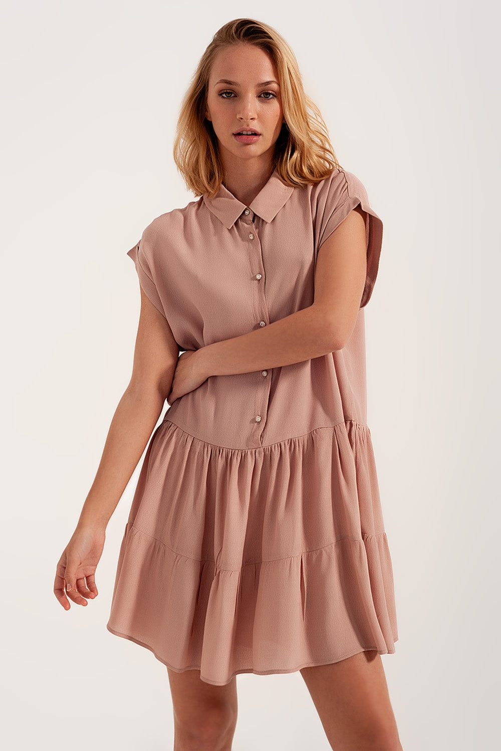 Robe chemise courte à volants rose clair
