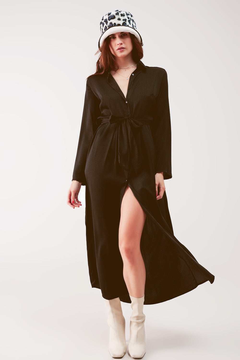 Robe chemise longue ample à décolleté noire