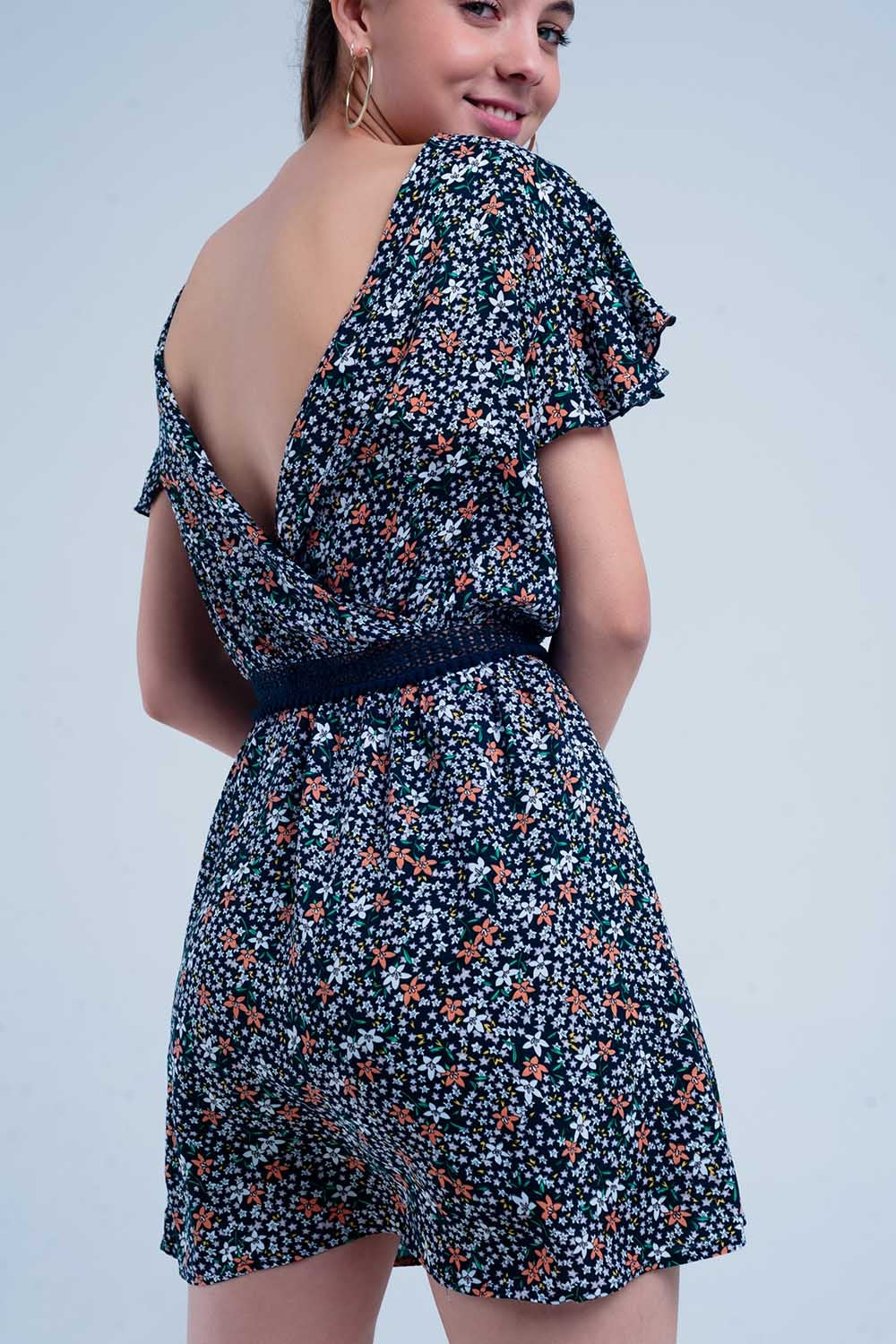 Robe couleur marine à fleurs avec arrière ouvert