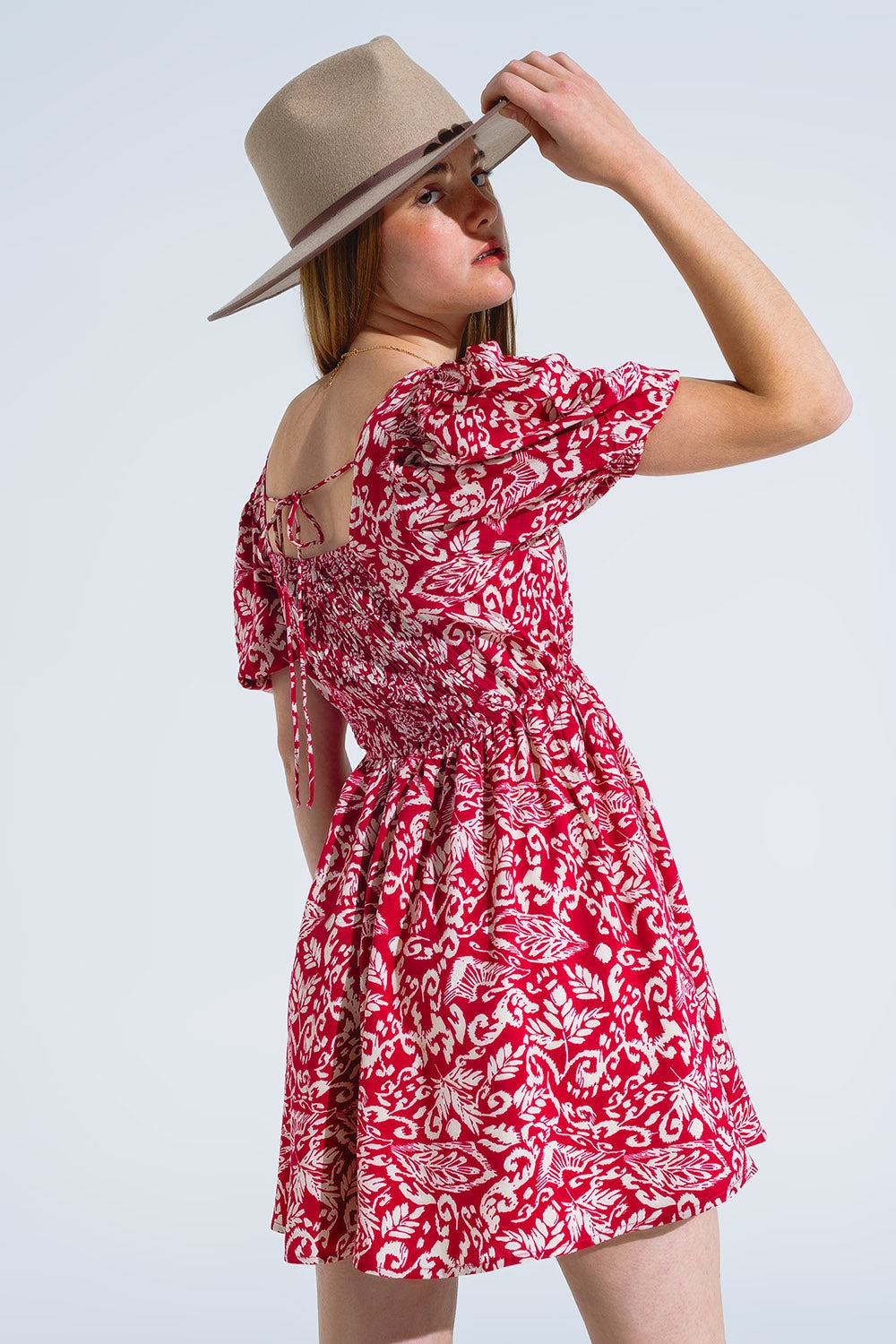 robe courte à imprimé floral avec dos froncé