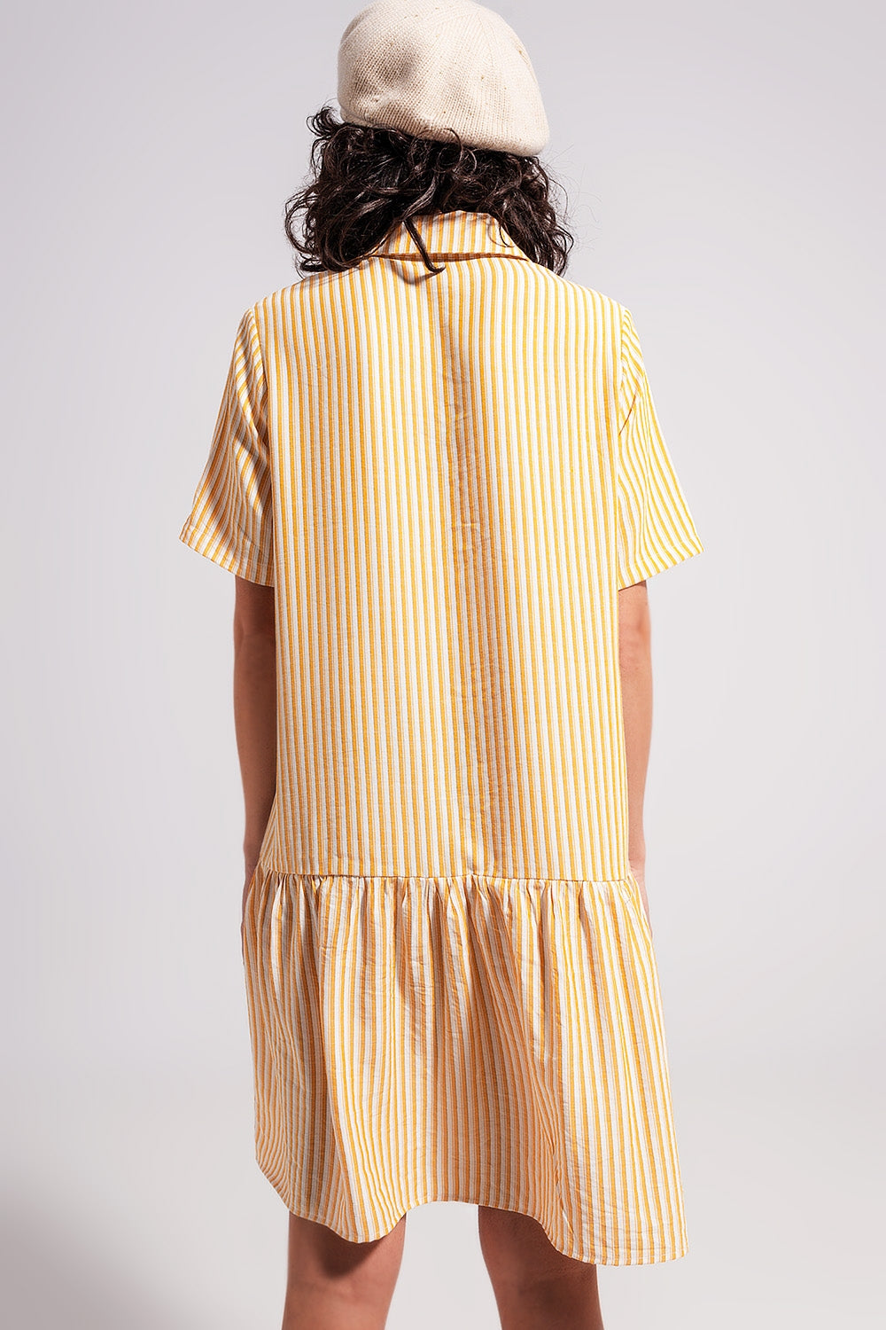 Robe courte à rayures jaune et blanc