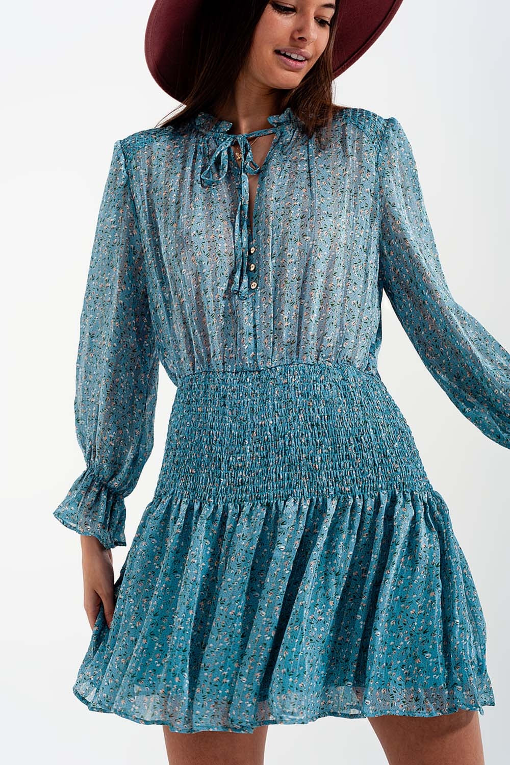 Robe courte avec jupe froncée et fente goutte d'eau turquoise