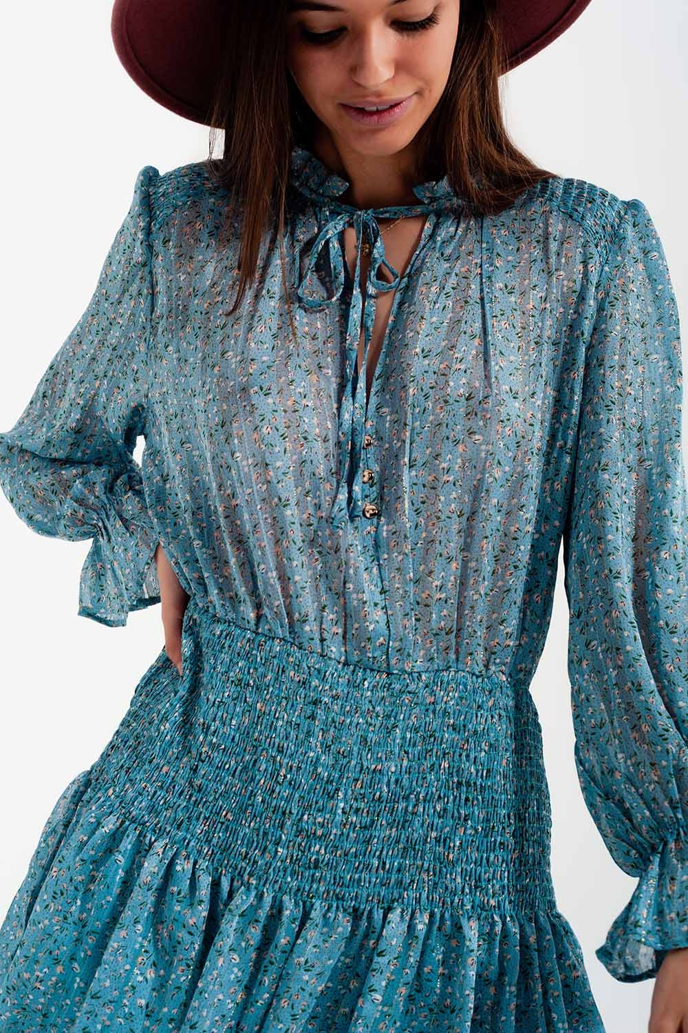 Robe courte avec jupe froncée et fente goutte d'eau turquoise