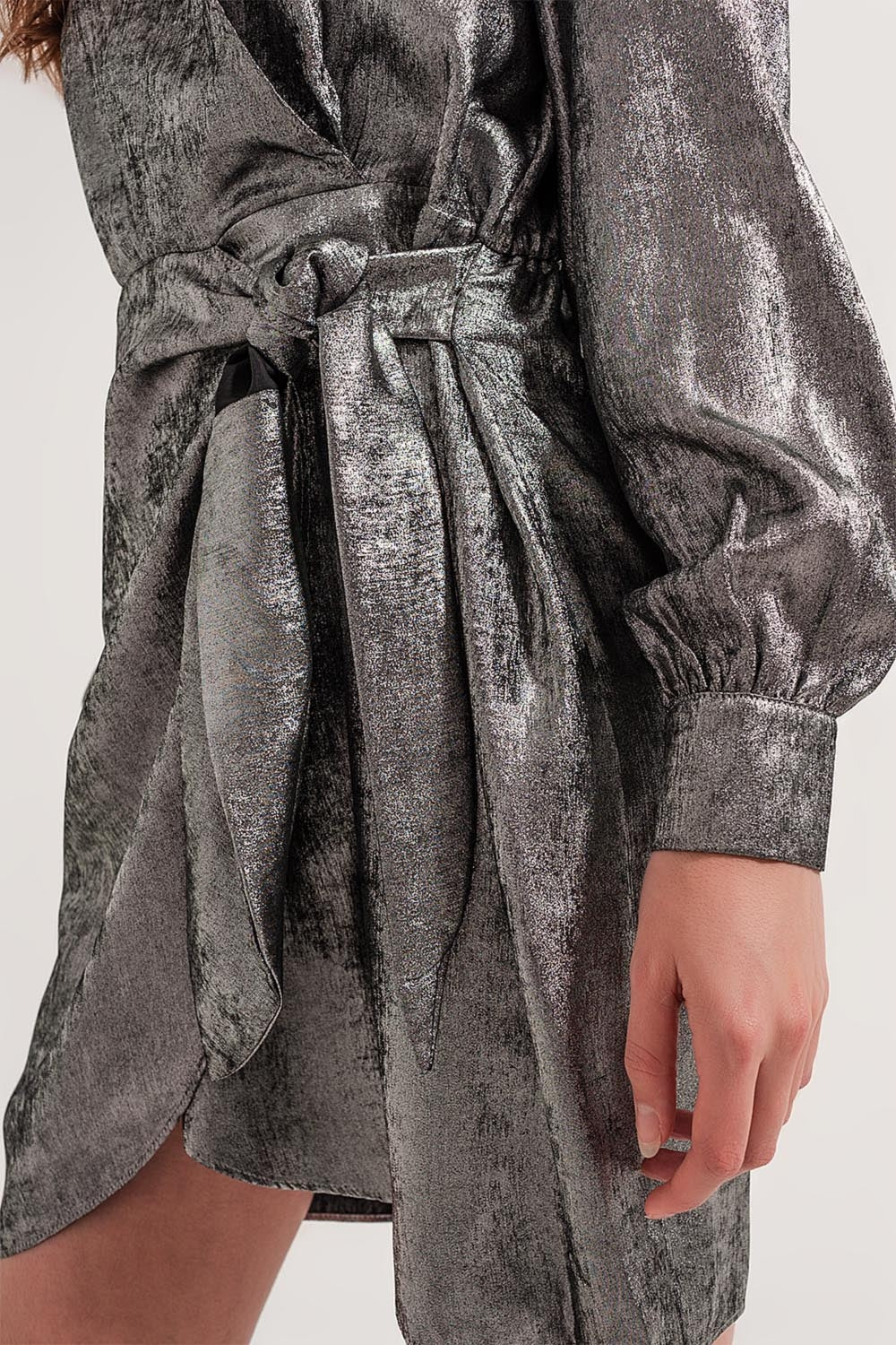 Robe courte avec nœud sur le devant Argent