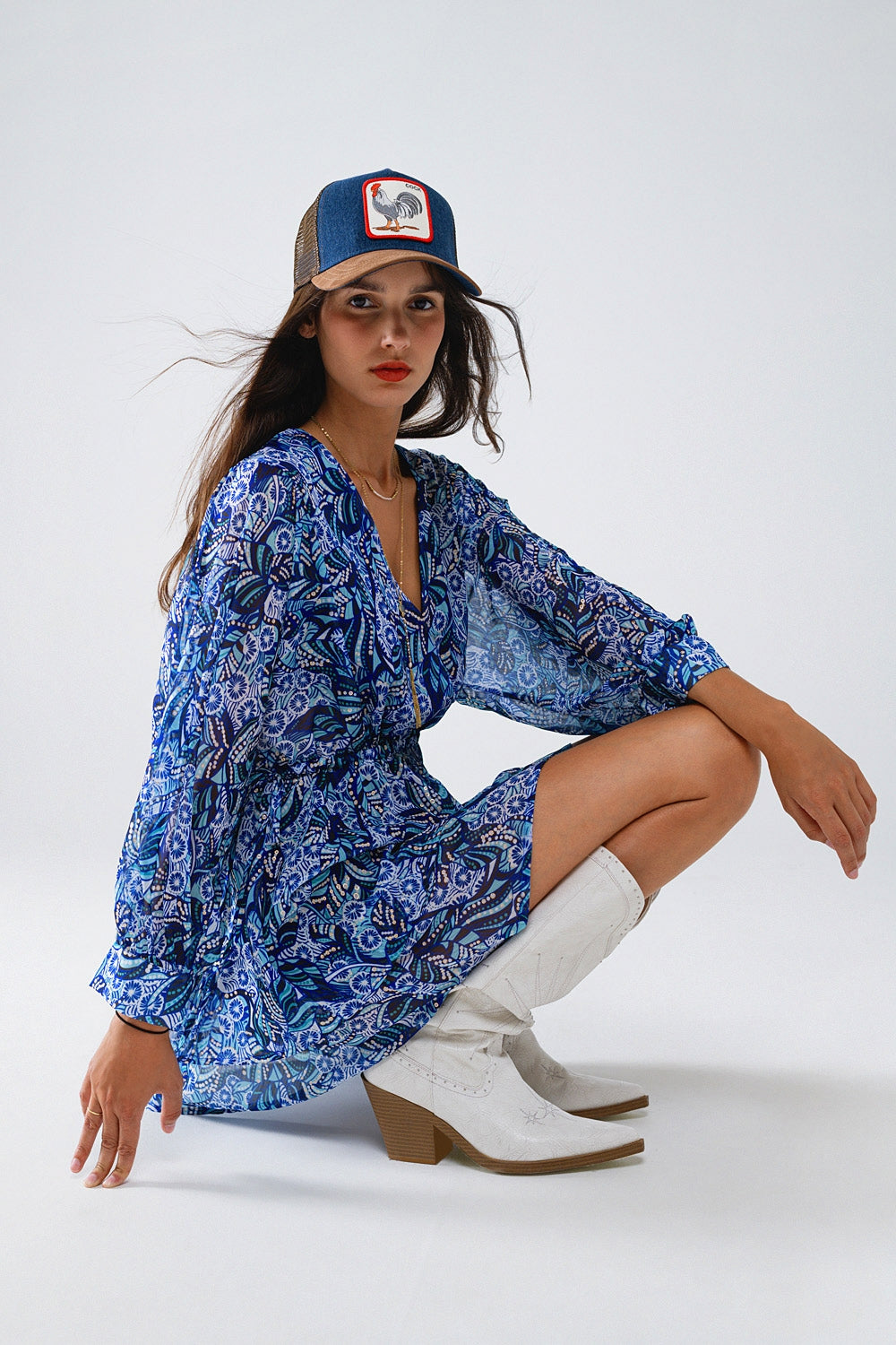 Q2 Robe courte bleu à motif abstrait avec taille ajustable