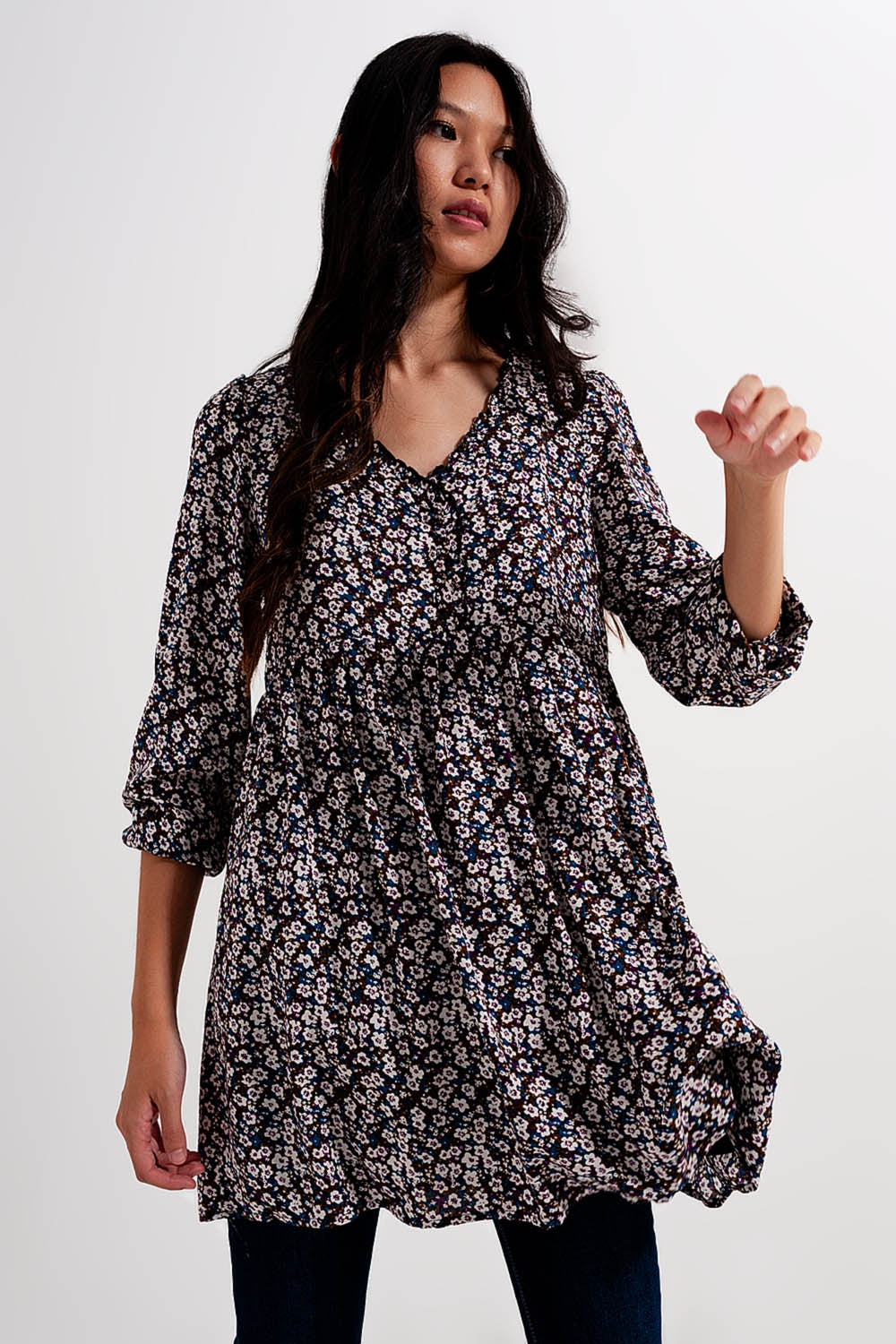 Robe courte boutonnée à imprimé fleuri marron