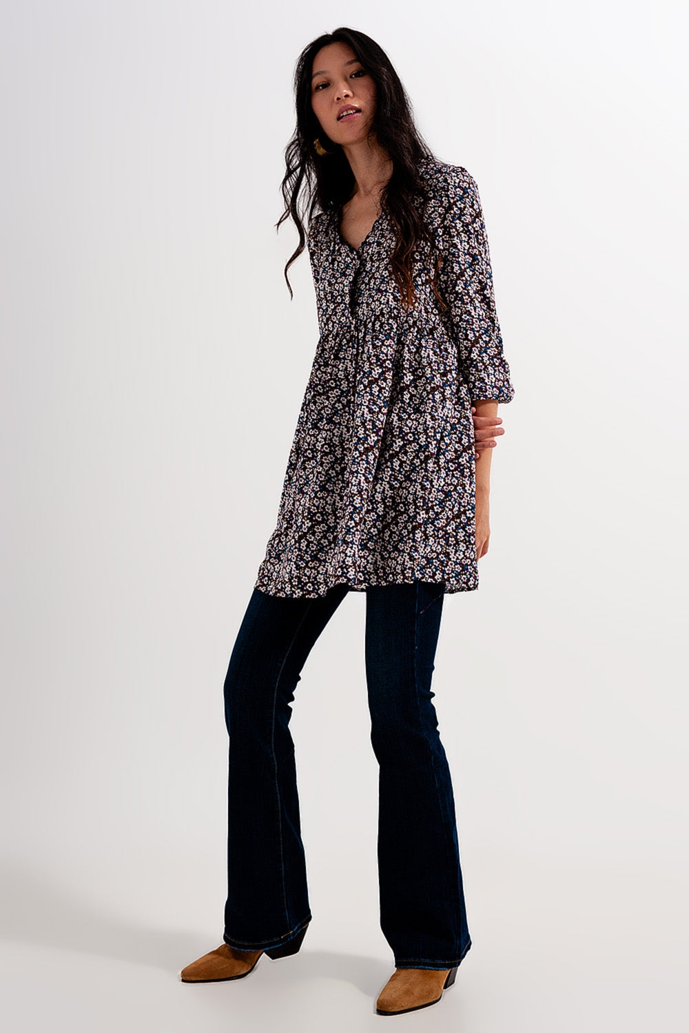 Robe courte boutonnée à imprimé fleuri marron