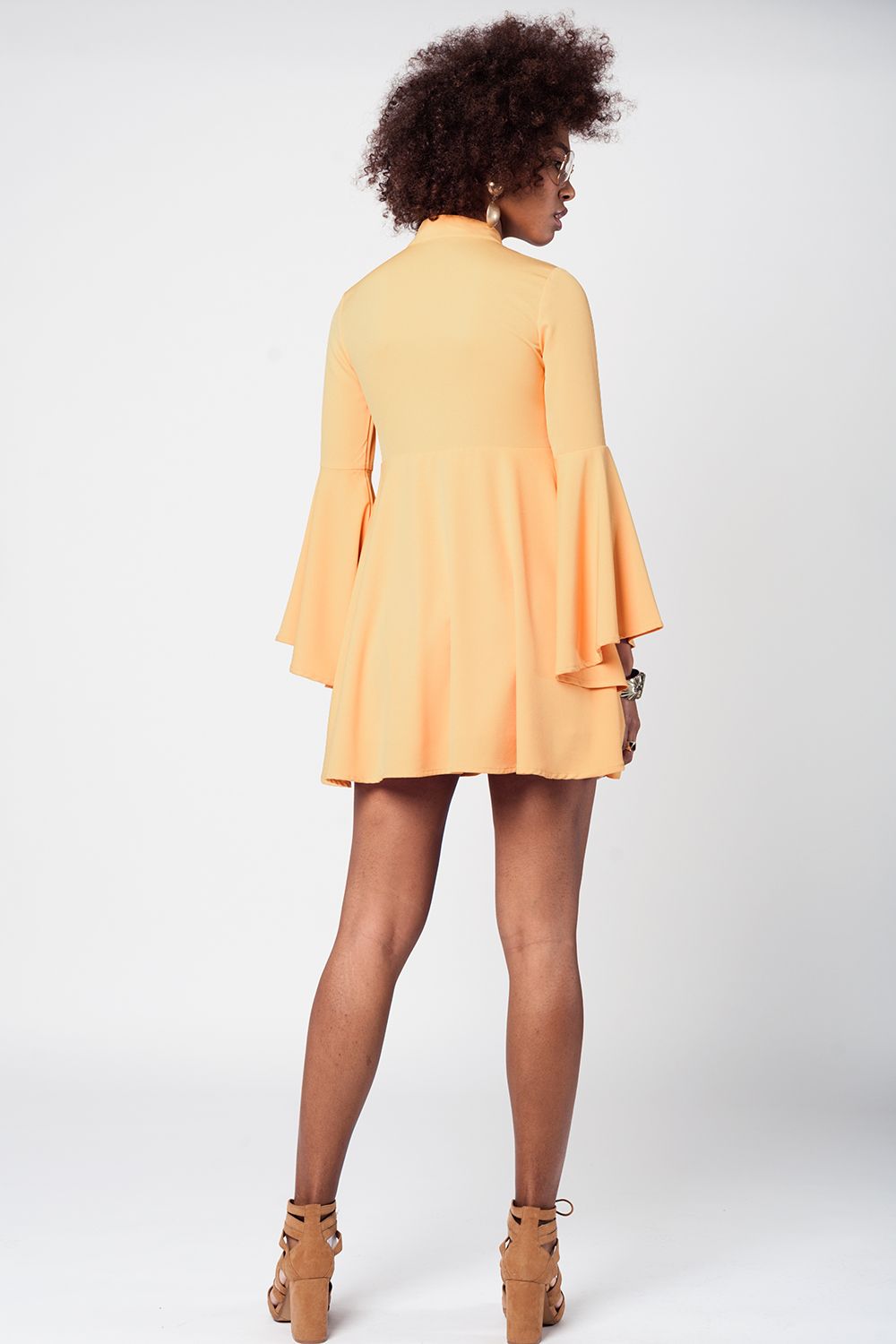 Robe courte coupe seventies