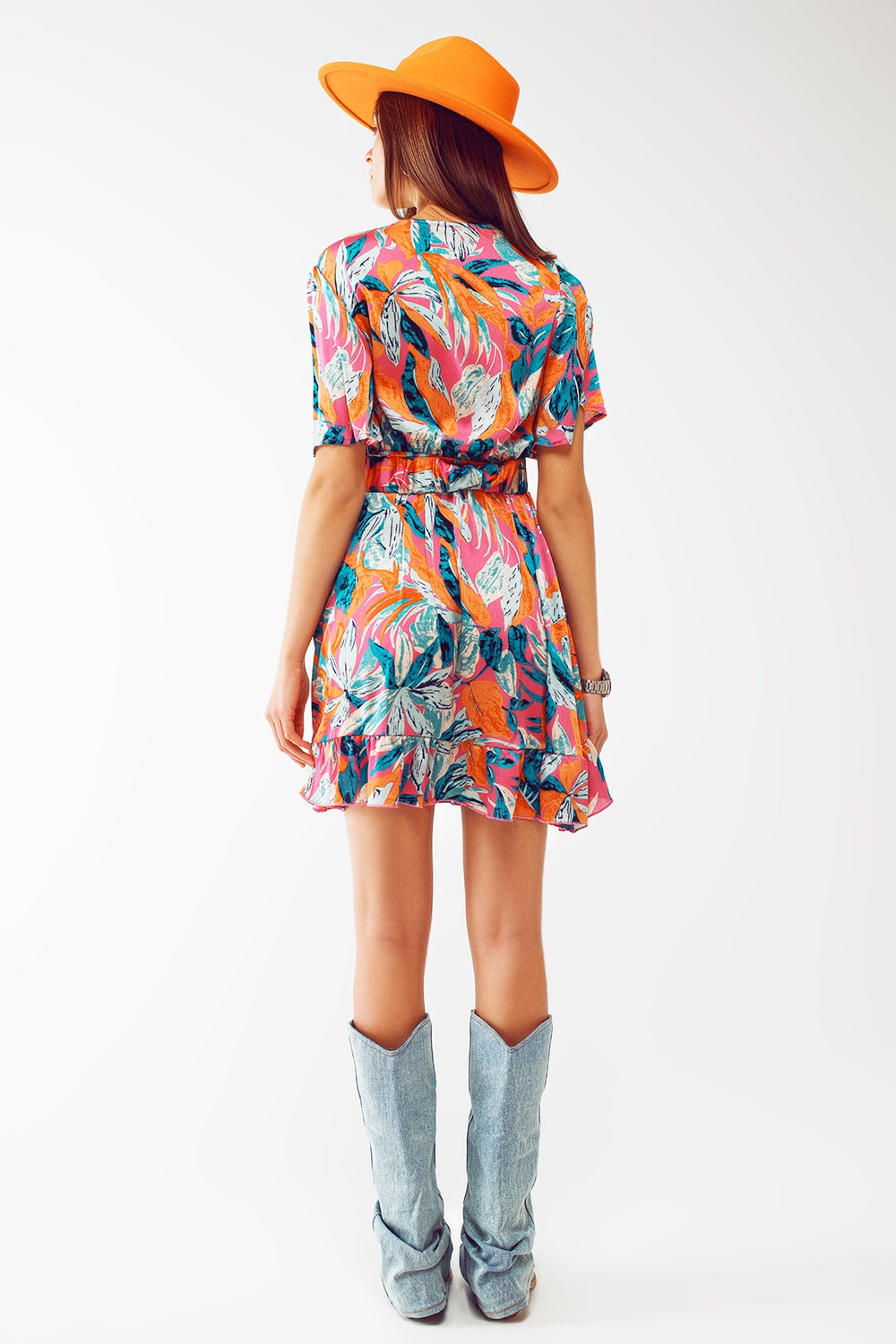 Robe courte croisée ceinturée avec imprimé floral en orange