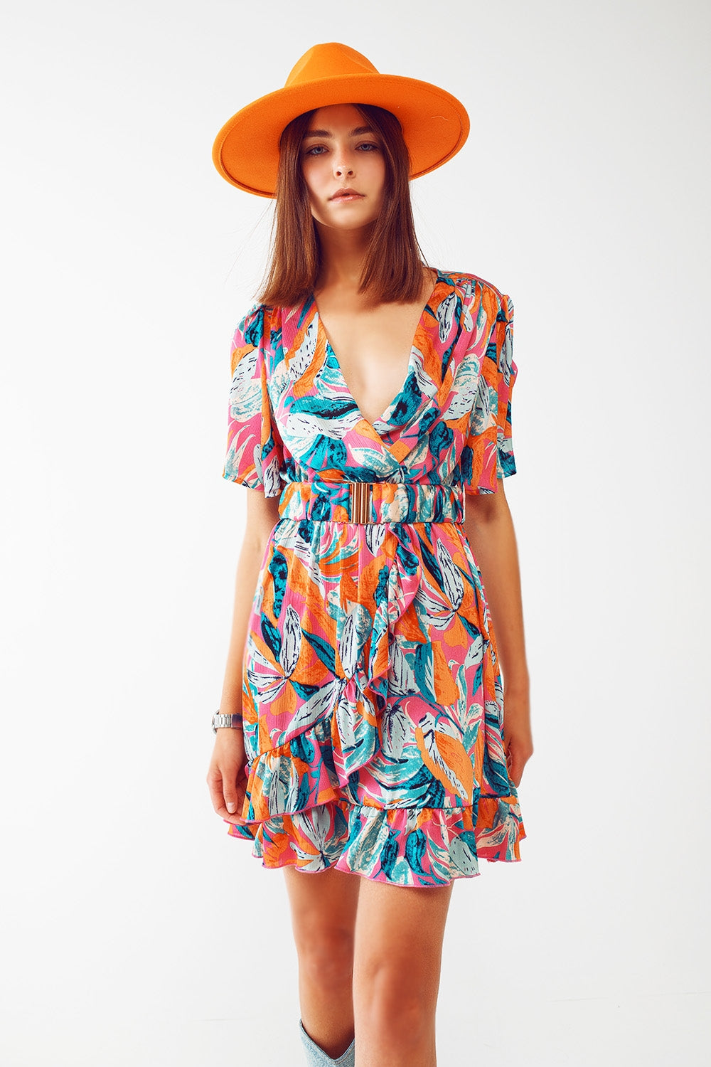 Robe courte croisée ceinturée avec imprimé floral en orange