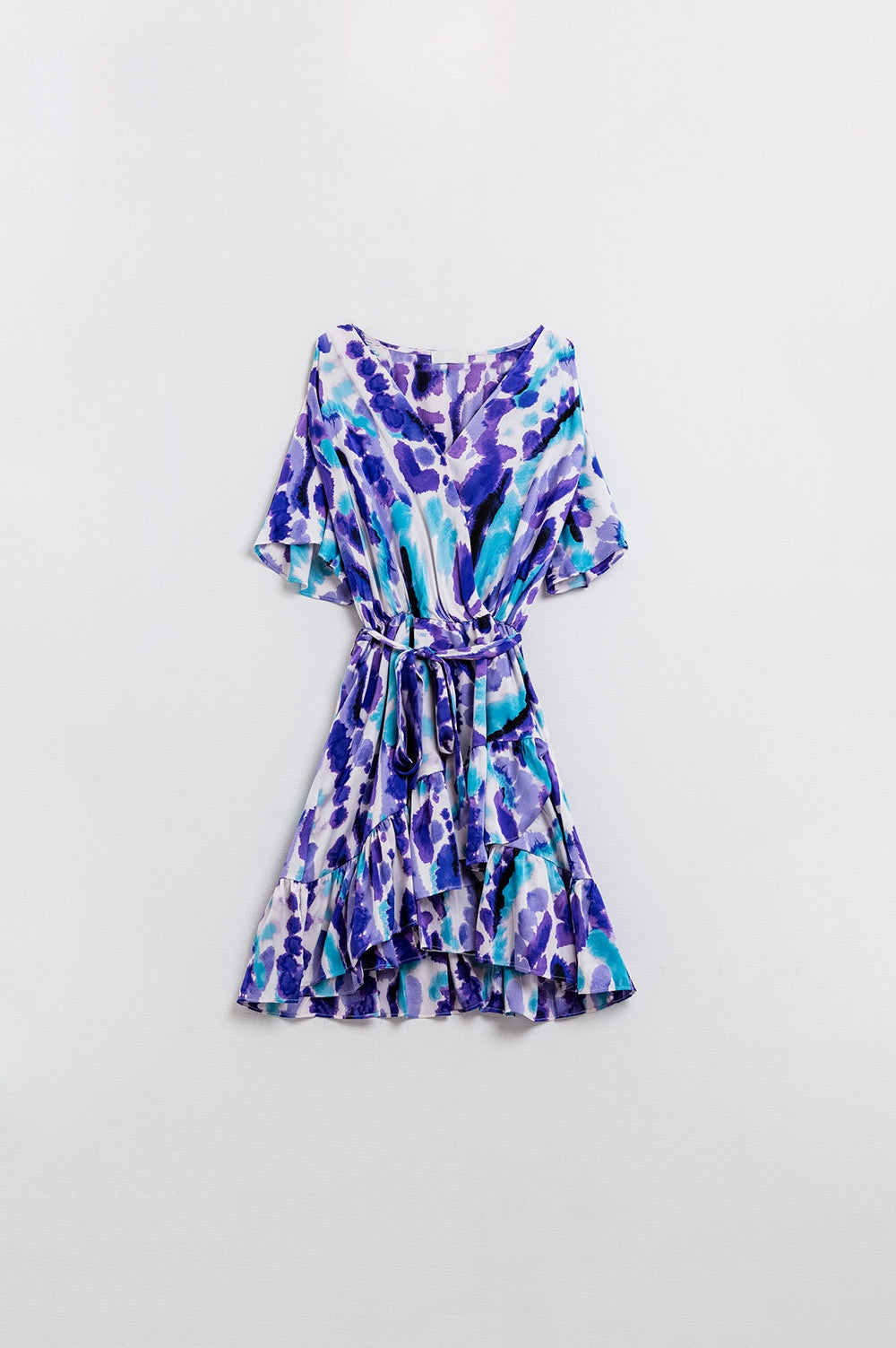 Robe courte enveloppante en bleu et violet Tie-dye