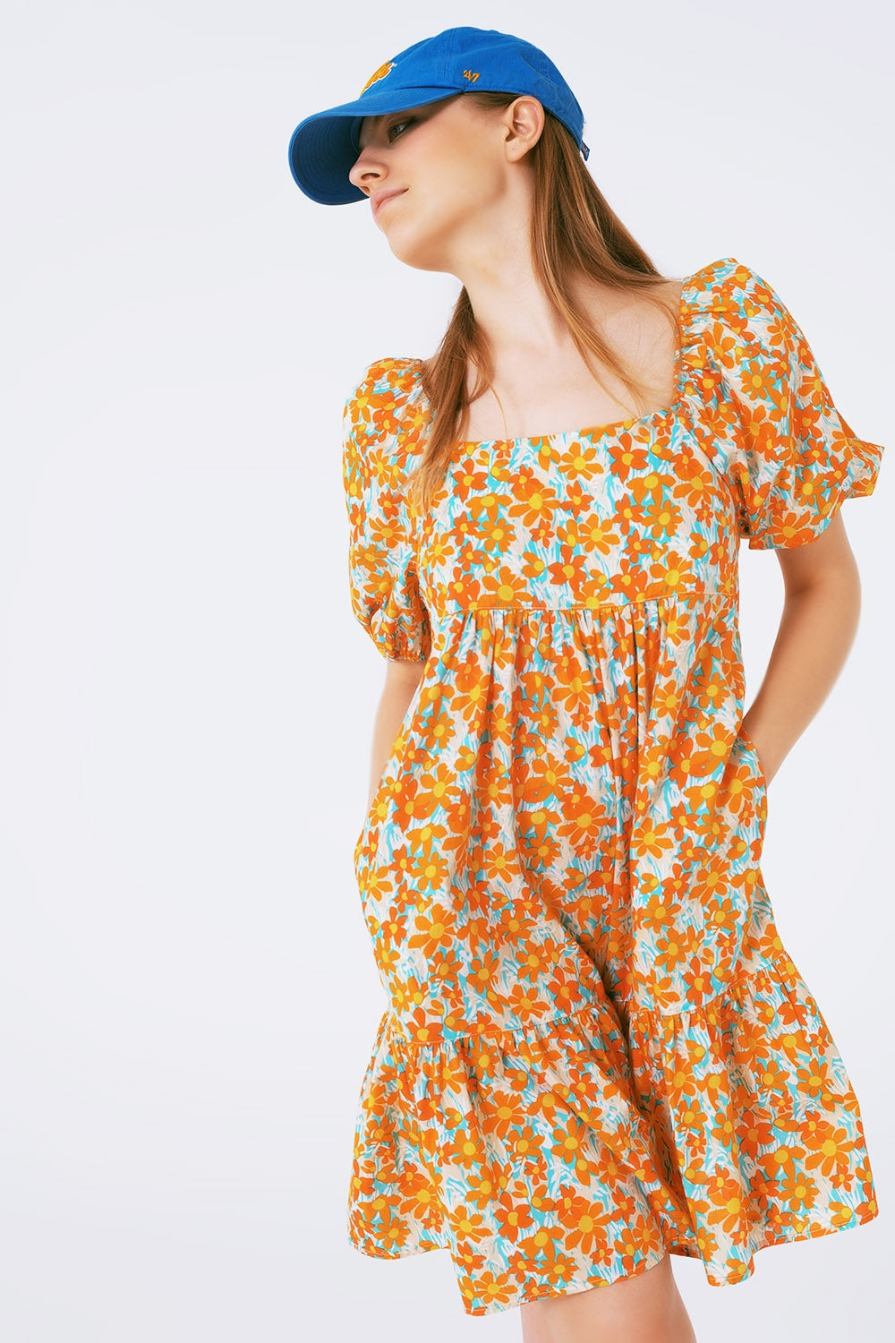 Robe courte et ample à imprimé floral et manches bouffantes