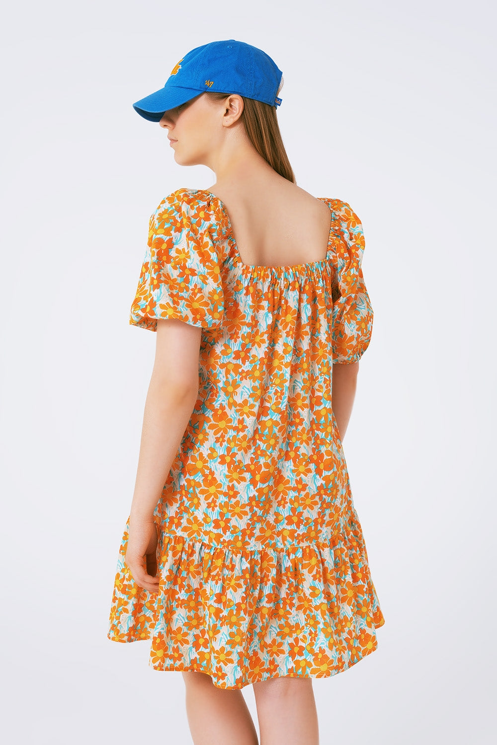 Robe courte et ample à imprimé floral et manches bouffantes