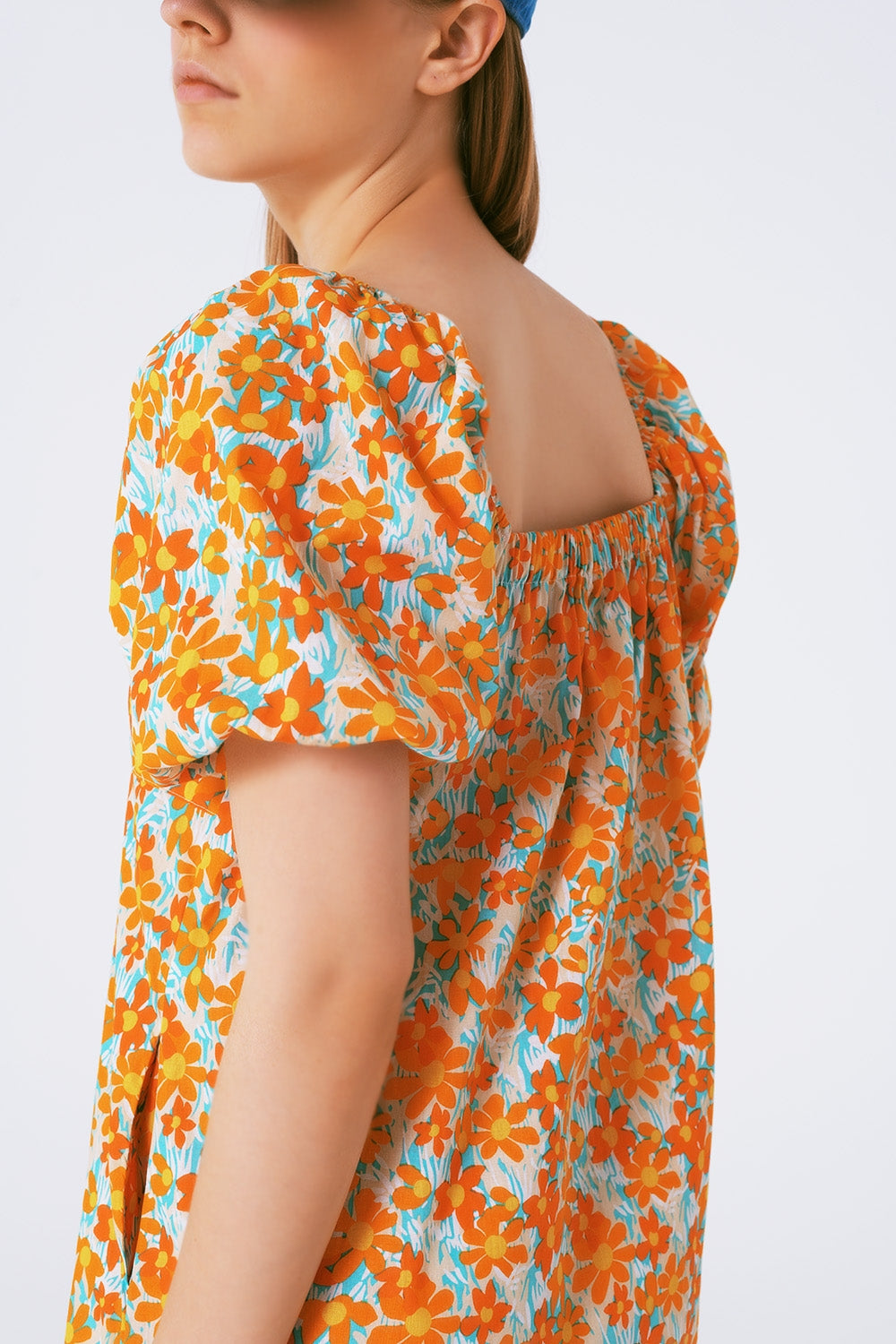 Robe courte et ample à imprimé floral et manches bouffantes