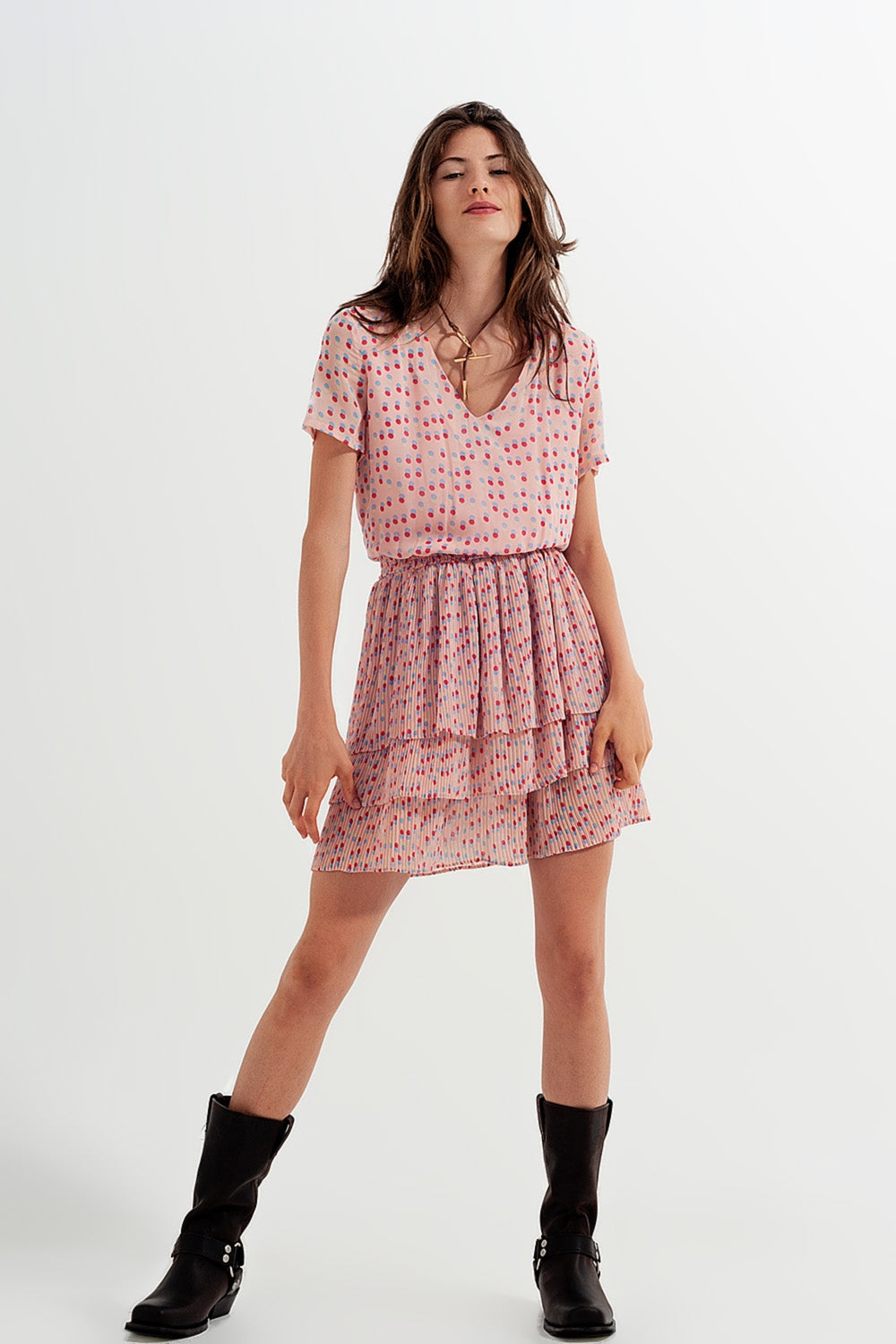 Robe courte froncée à basque rose