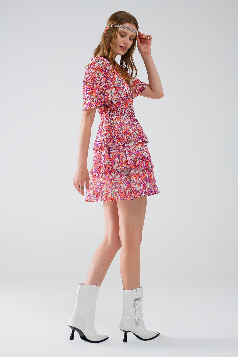 Robe courte multicolore à imprimé floral et à motif froncé