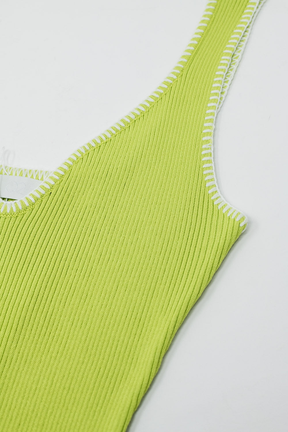 Robe d'été moulante de type A-line en vert citron avec bordures blanches