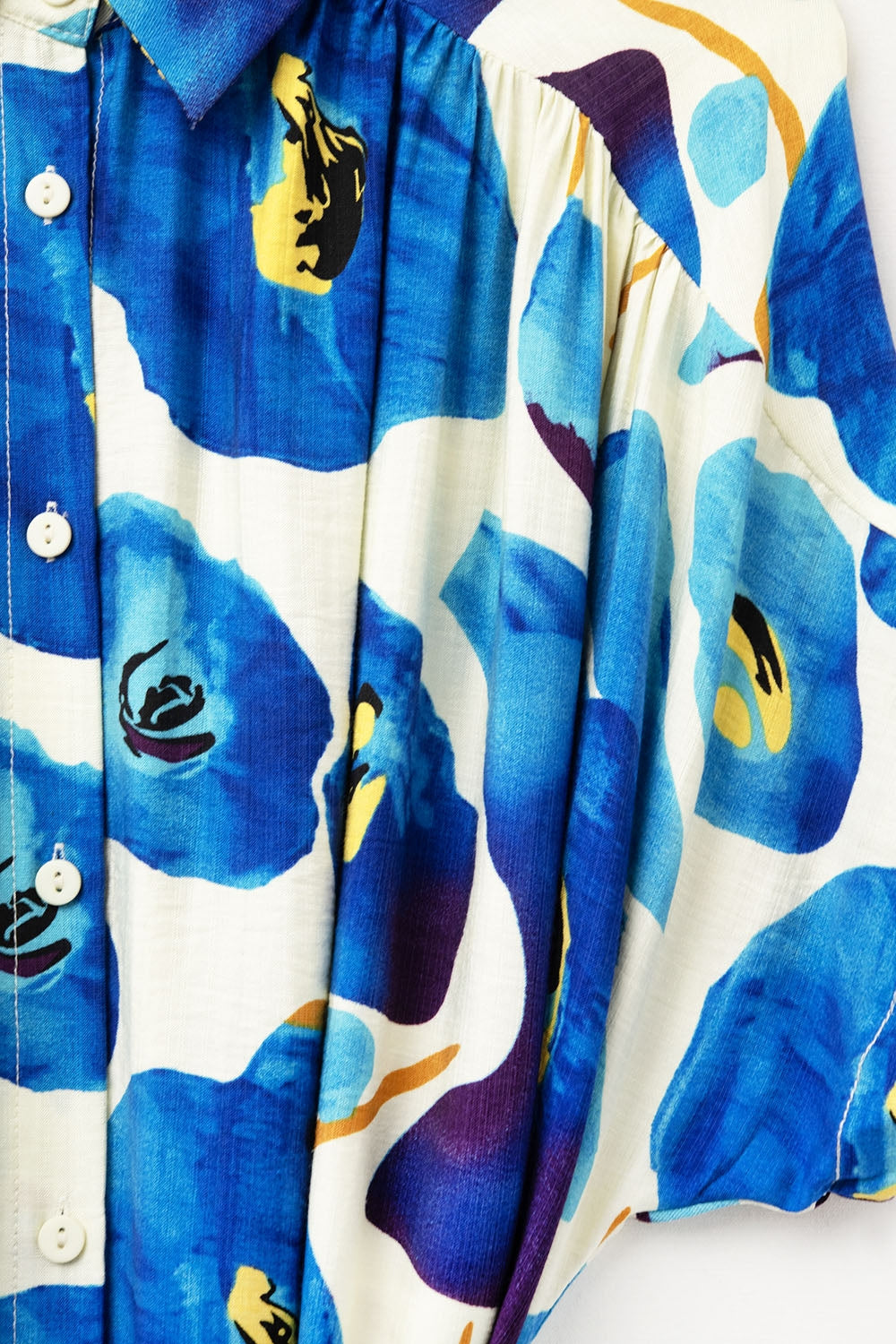 Robe Floral Bliss dans les tons bleu cyan et jaune