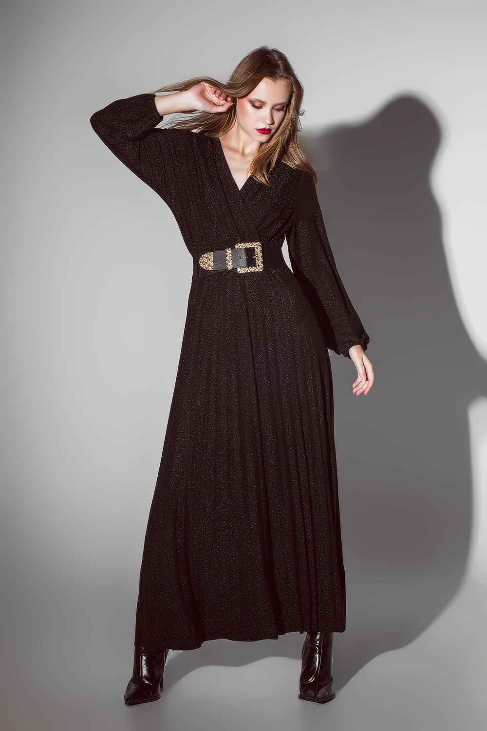 Robe longue à manches longues avec paillettes en noir