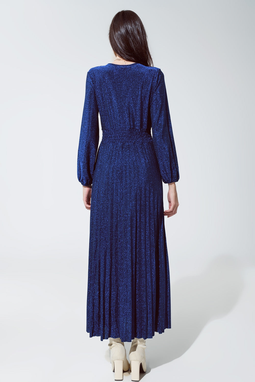 Robe longue ajustée à taille haute avec col en V bleue et brillante