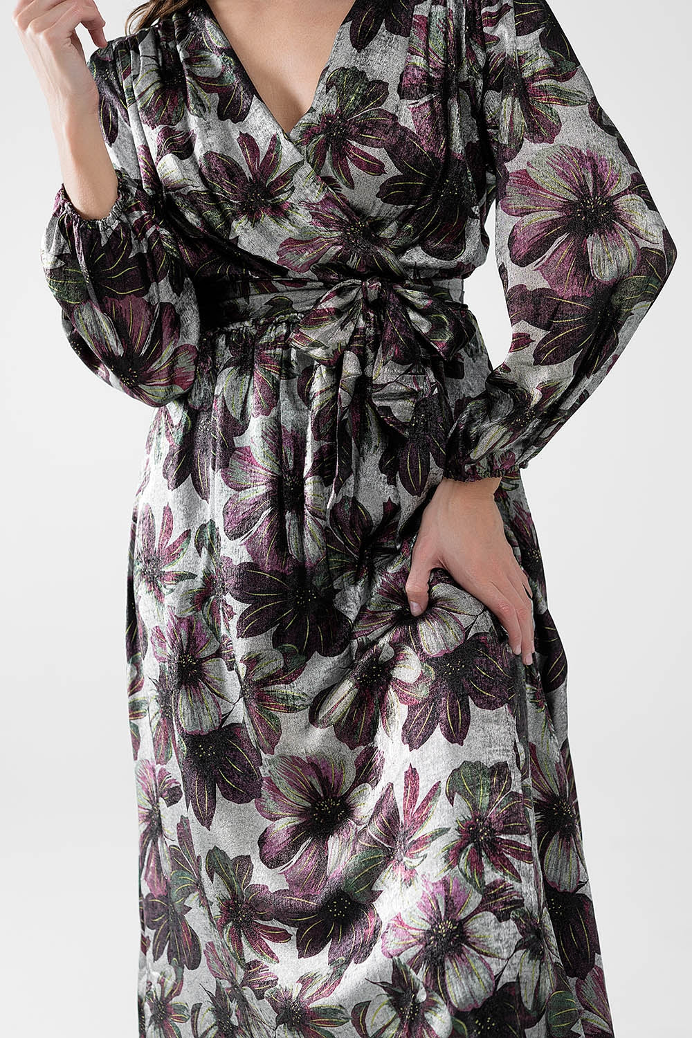 robe longue avec imprimé floral à effet métallique